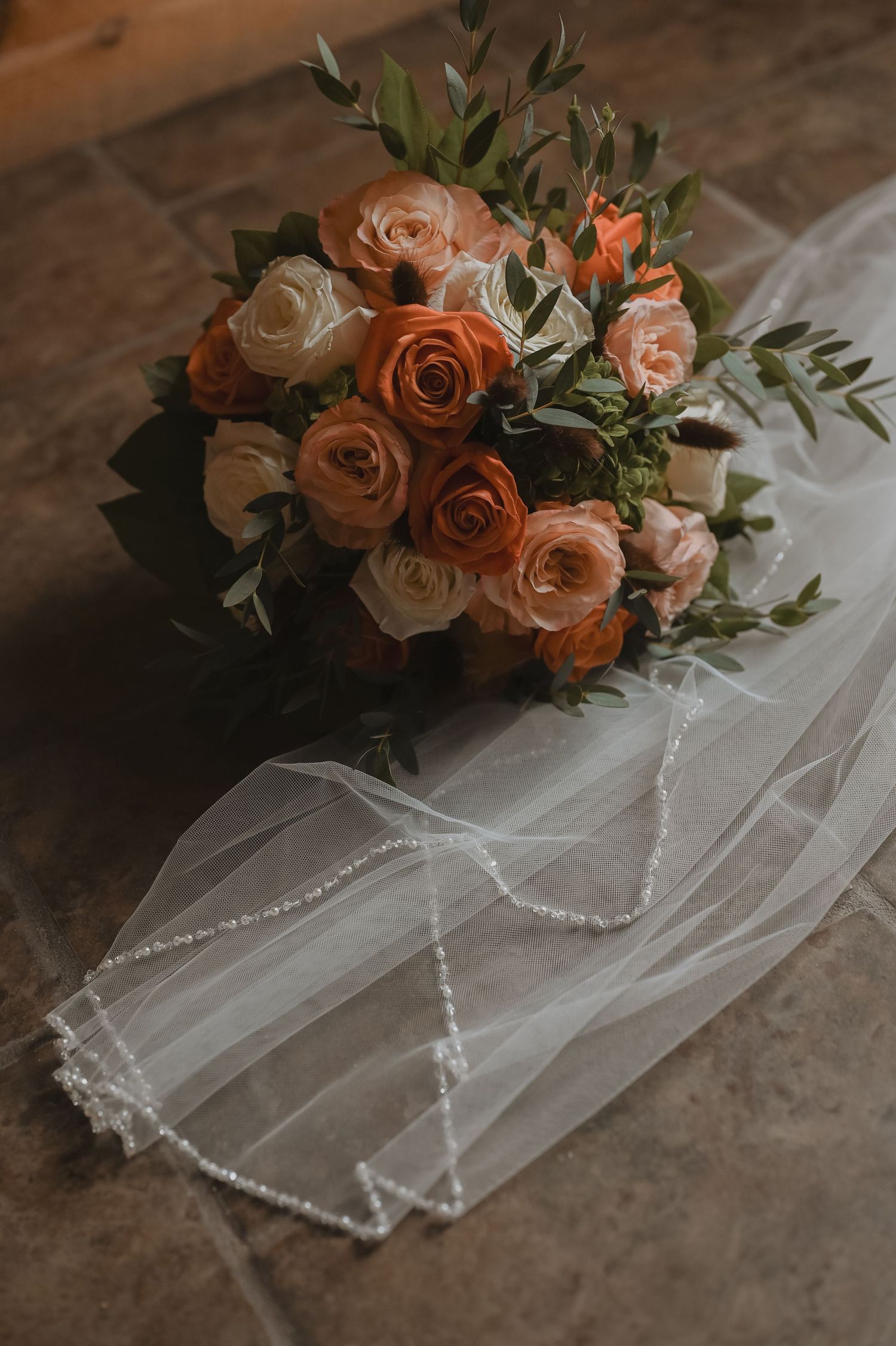Flowers
Veil
Wedding Photographer
