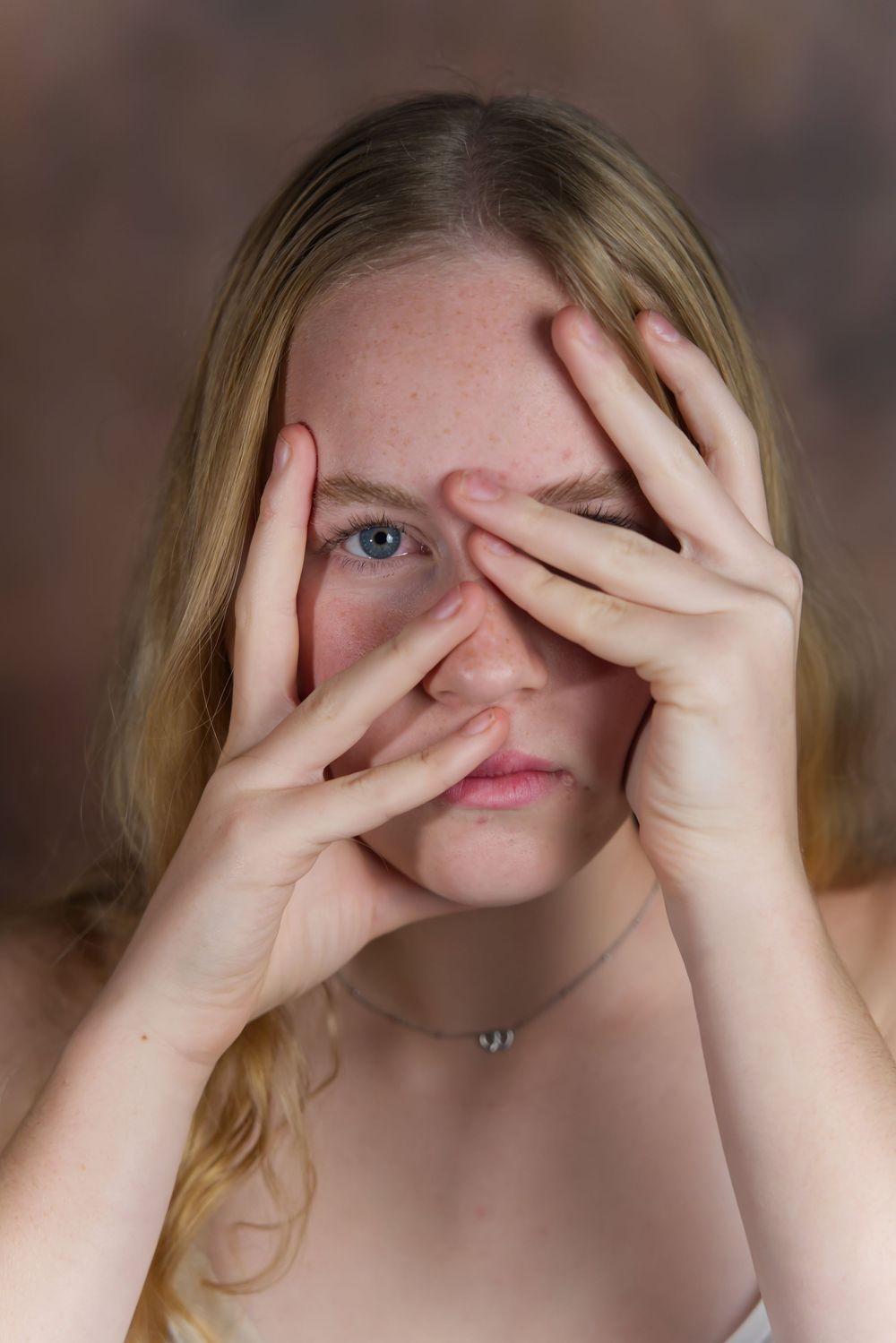 close‑up portret van vrouw met rustige blik
