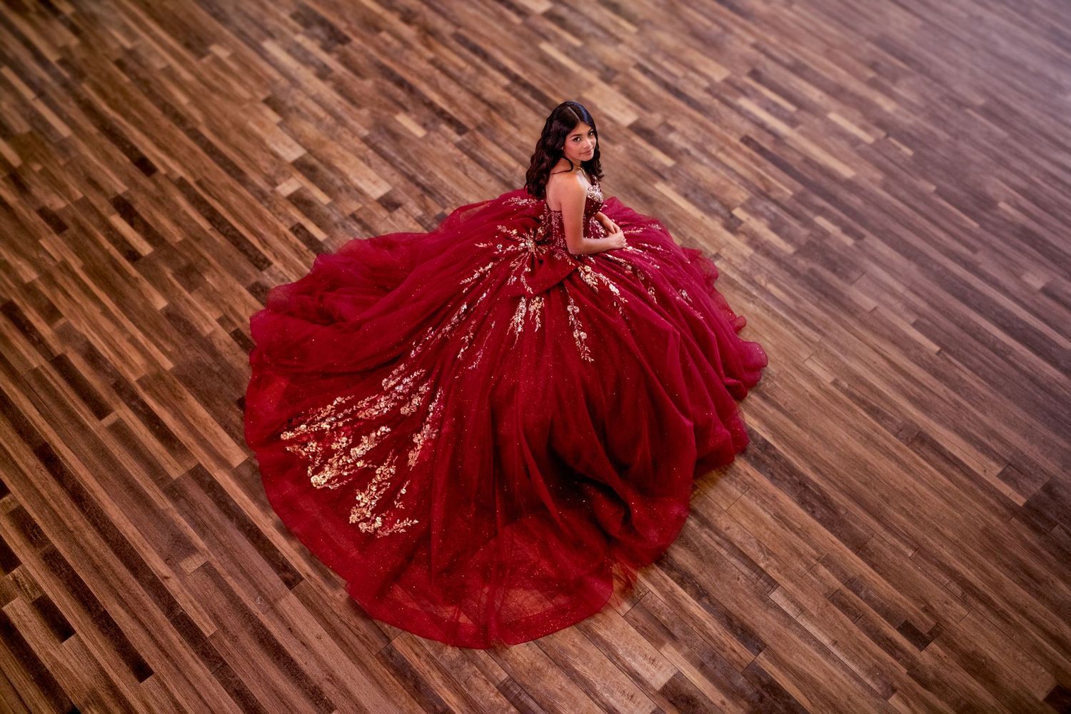 Quinceañera portraits in natural light highlighting elegance, tradition, and modern quince photography style