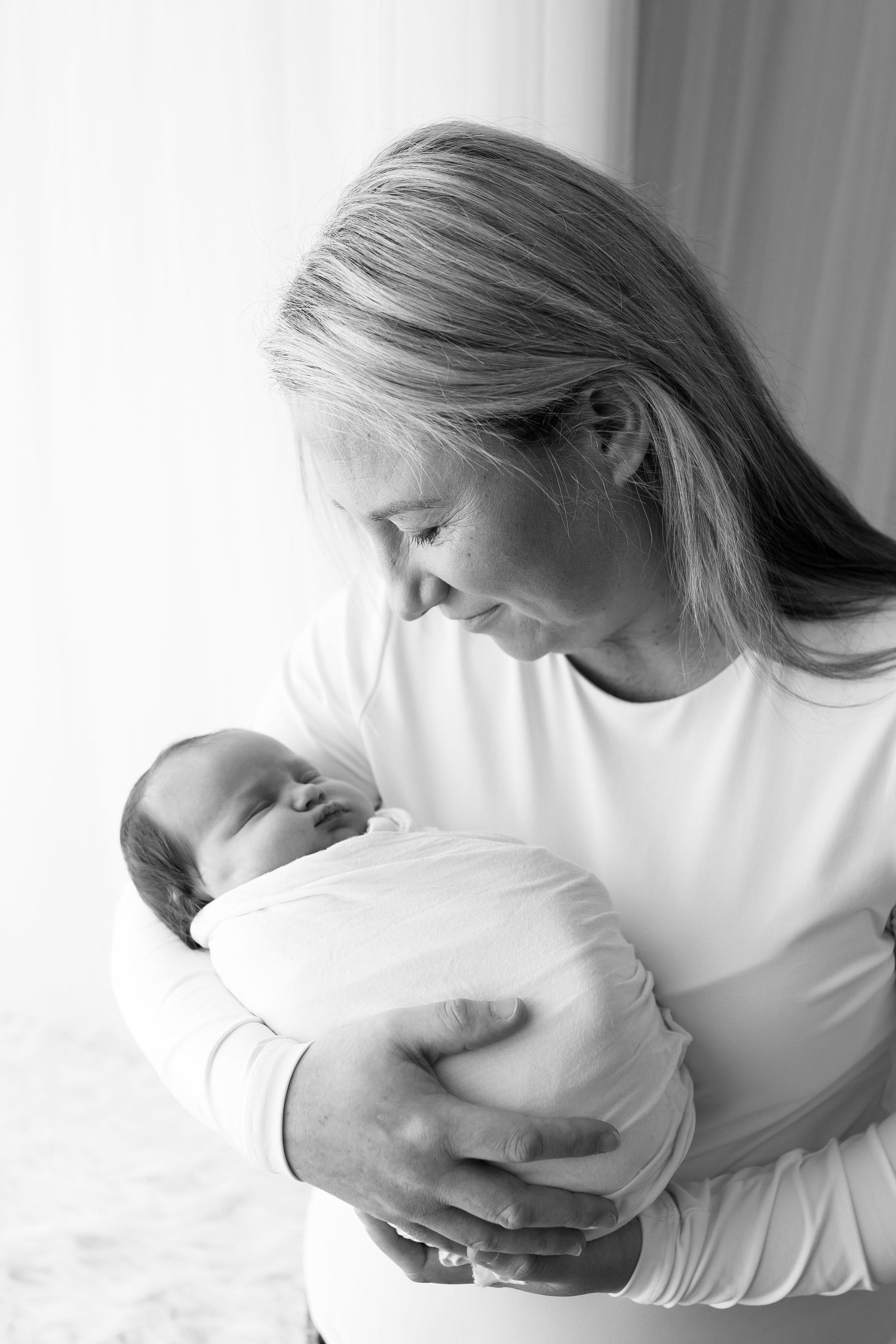 newborn  photography by Little Wonderland Photography Widnes Cheshire