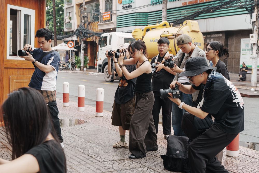 Group photo of people taking pictures