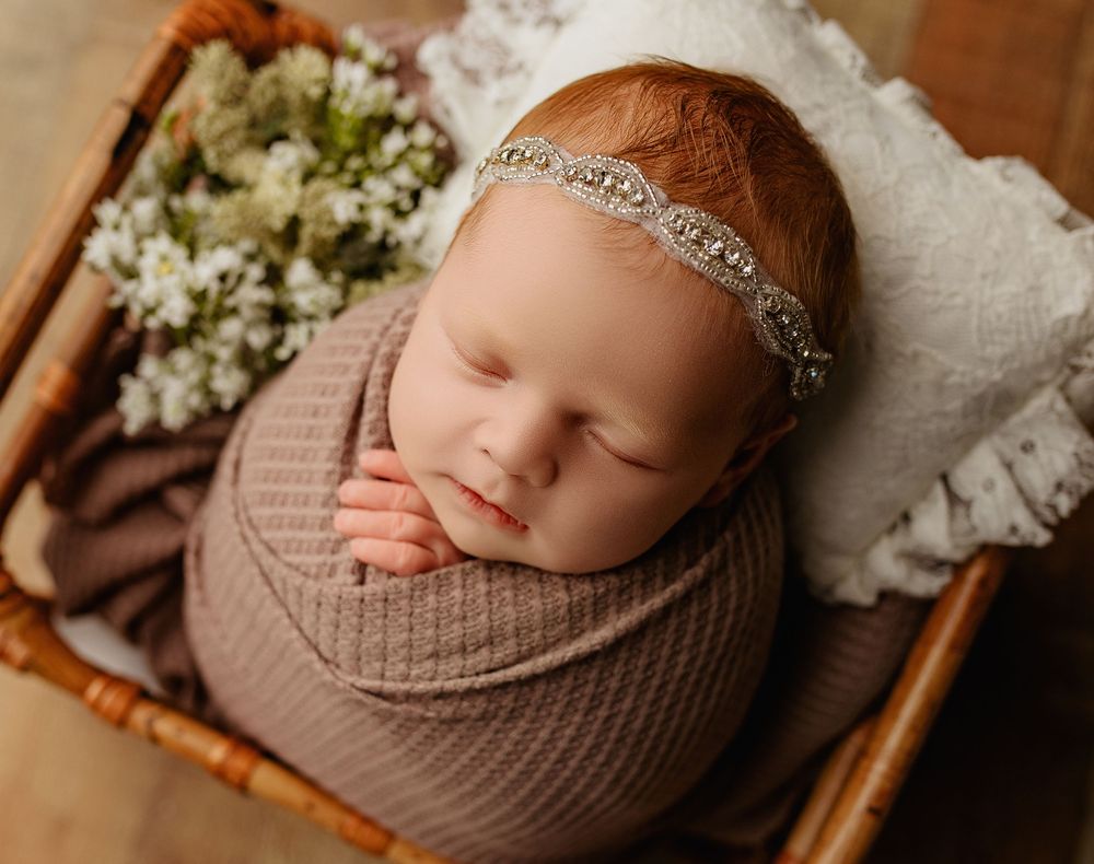 Bailey's Photography | Southern Ohio | Newborn & Milestone Sessions | Baby Girl in Neutral Tones | Portsmouth Ohio Studio