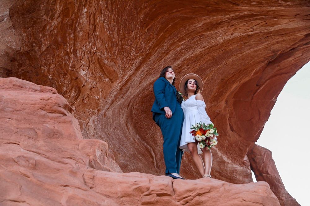 elopement at arches outside of the national park