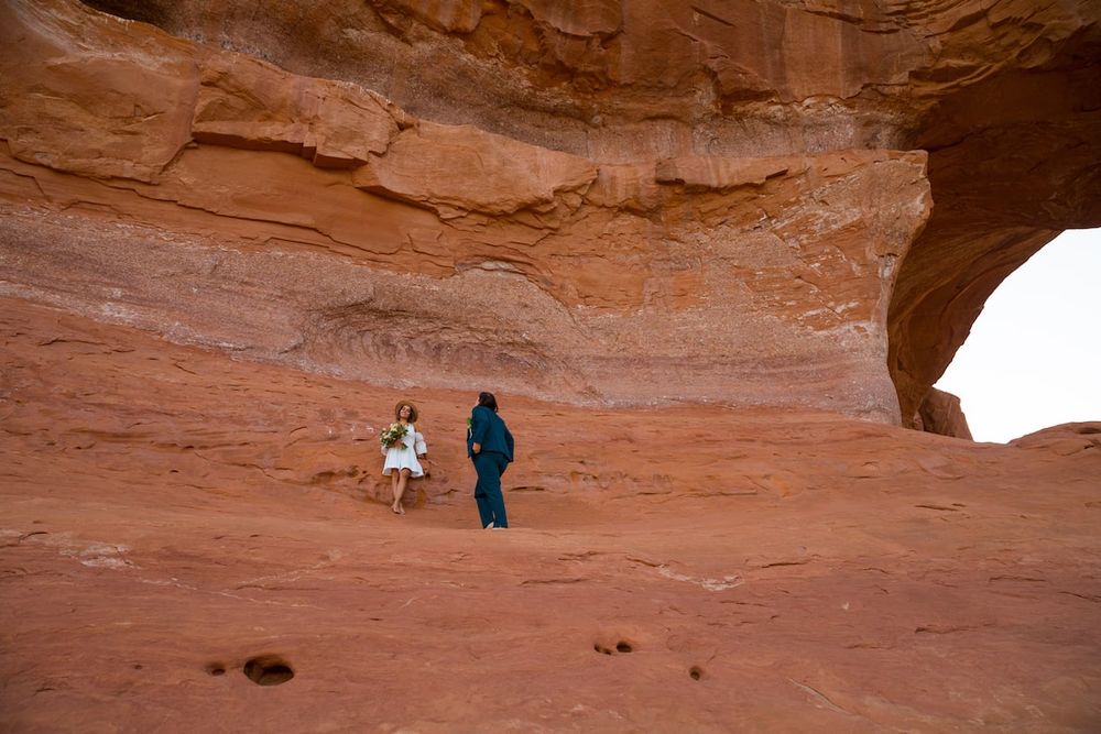 elopement at arches outside of the national park near corona arch