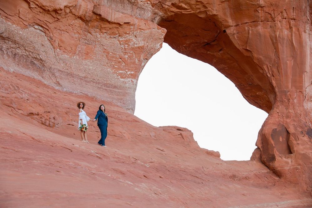 elopement at arches outside of the national park