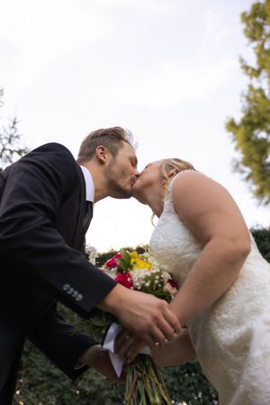 Bride and groom golden hour, outdoor portraits in Frankfort, Illinois