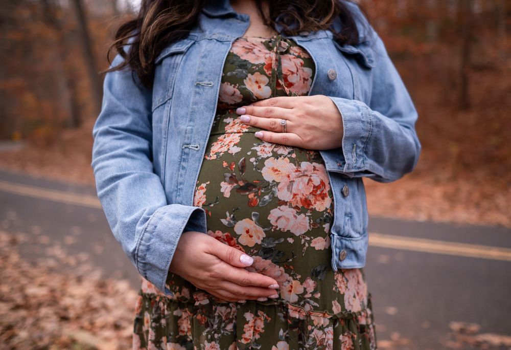 Maryland & Washington DC Maternity Photographer at Rock Creek Park: Boulder Bridge