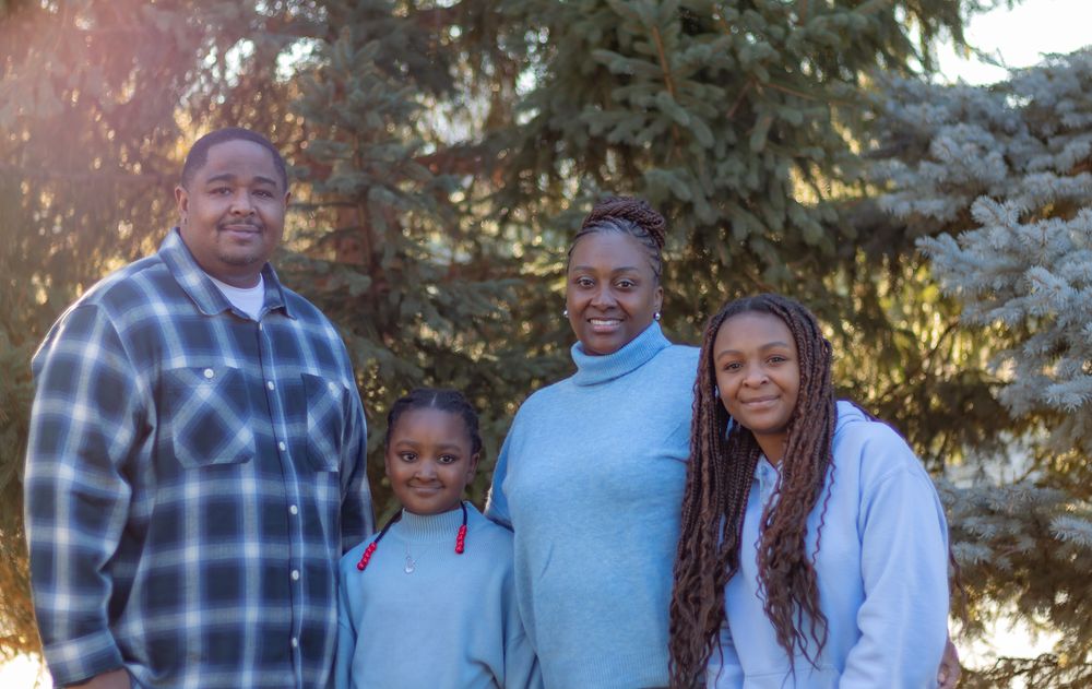 Professional family portrait photo by Ronan Legacy Imagery in Kansas City