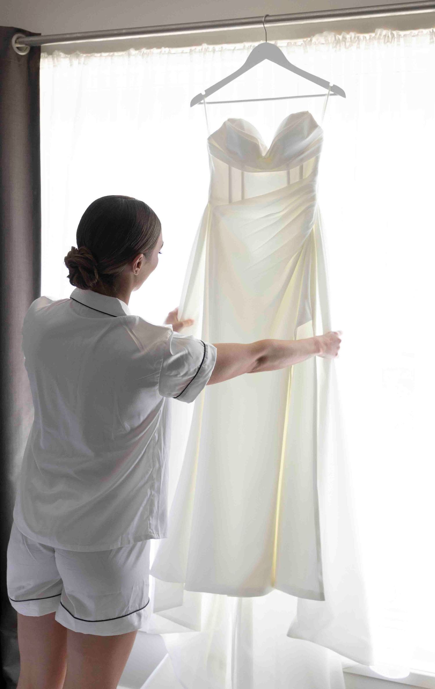 Bride’s white dress at Warrawong Estate Victoria