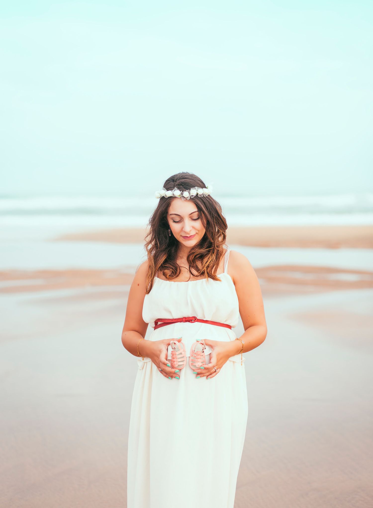Portrait of a pregnant woman, Natural light. Maternity Photography session. Outdoor photography. pregnancy photography