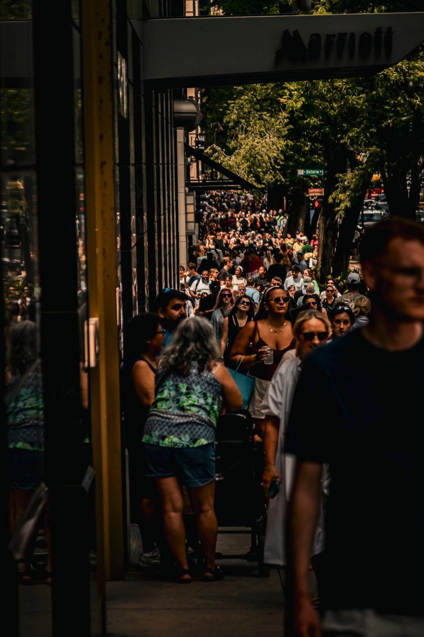 Street Photography in Chicago, IL
@WardwellPhotography