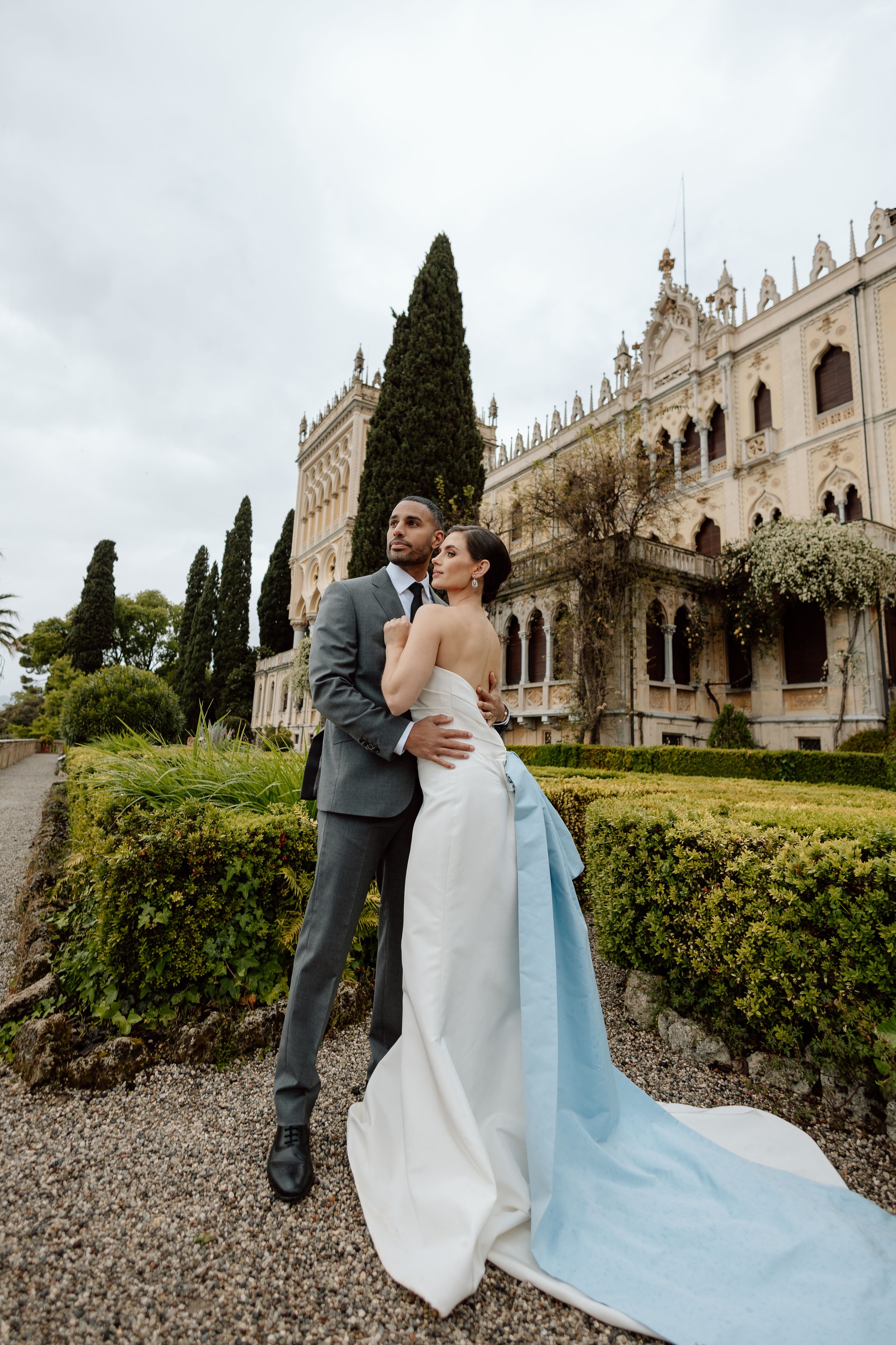 Luxury destination wedding photographer Aliza Dworkind capturing an editorial narrative at Isola del Garda, Italy.