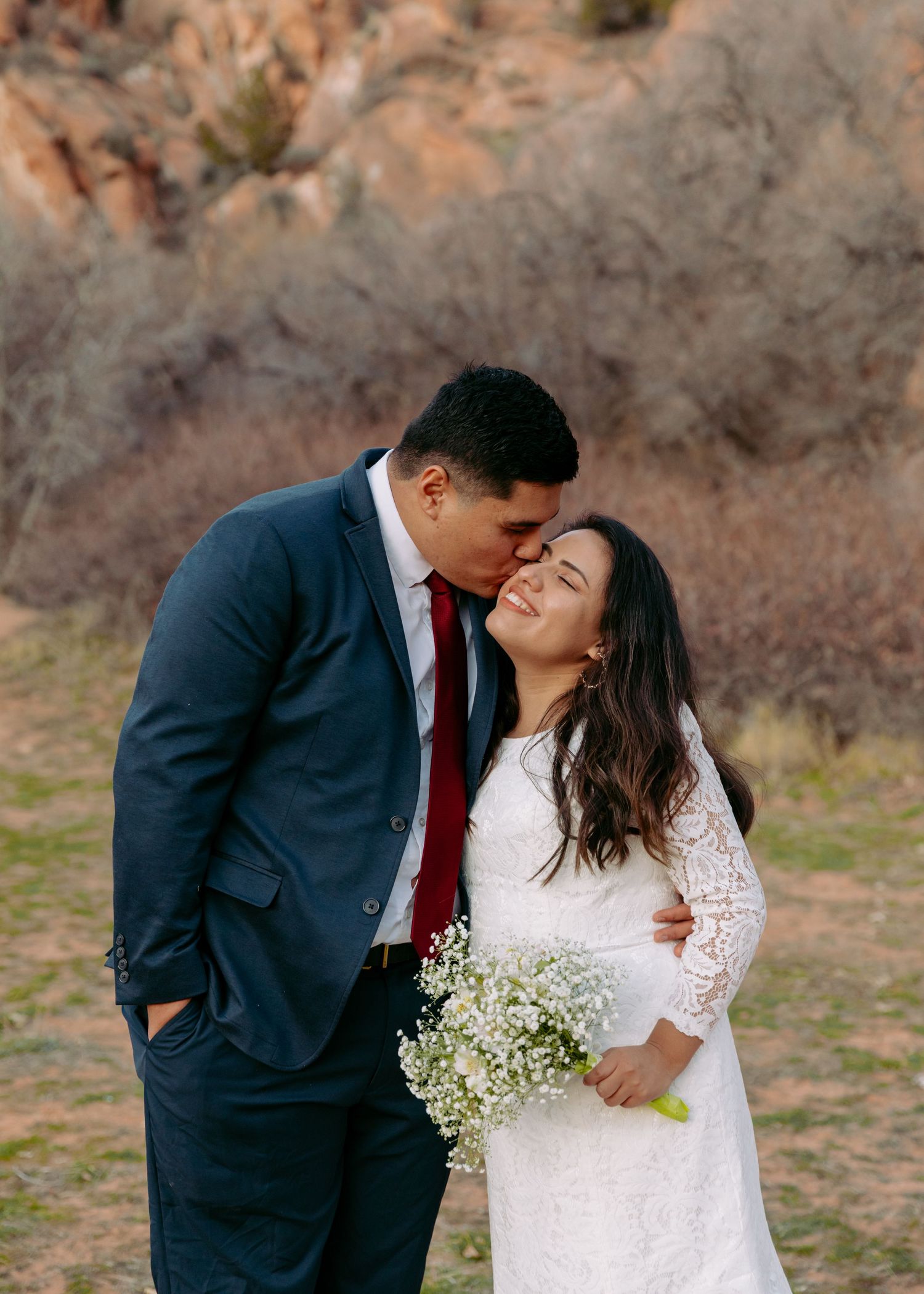 Utah wedding photographer capturing Utah Red Rock Bridals