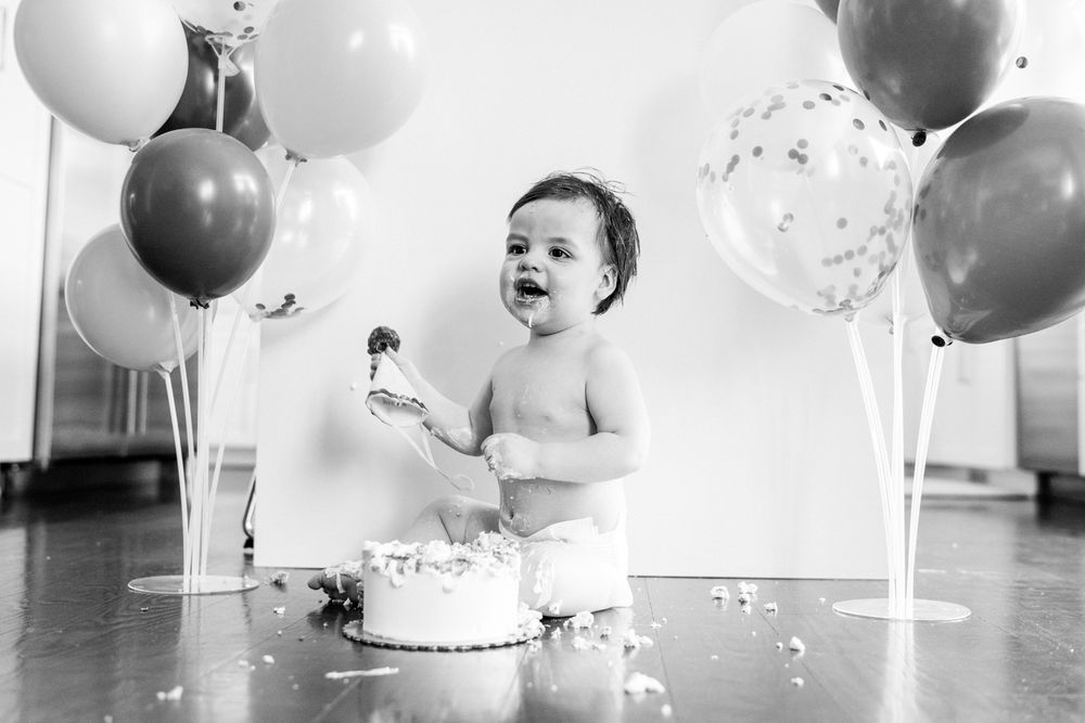 One year old boy cake smash session.