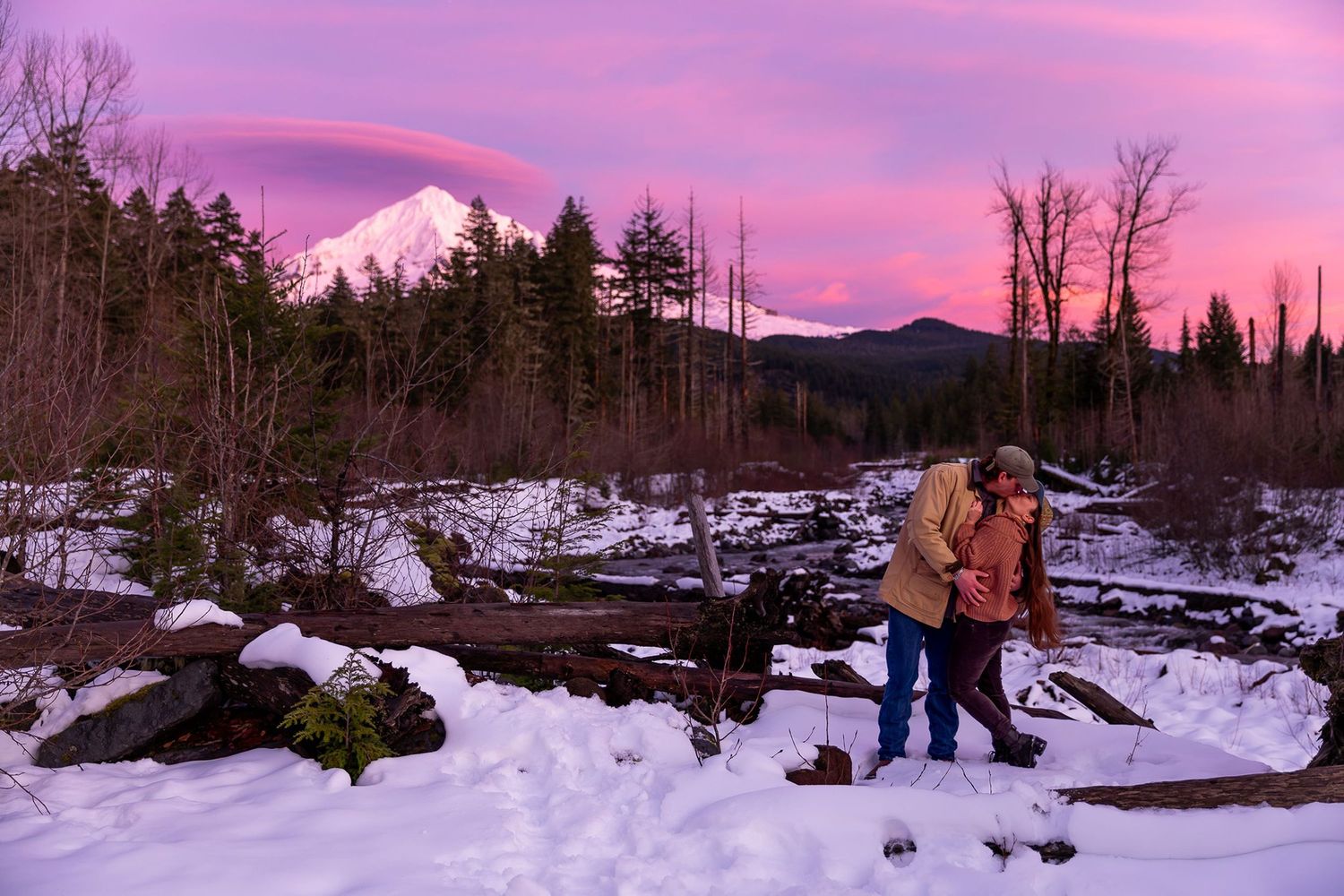 Mt.Hood Engagement photo Session at sunset. Pink SKy and Mount Hood in the background.