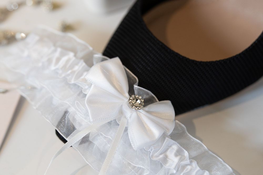 brides wedding garter