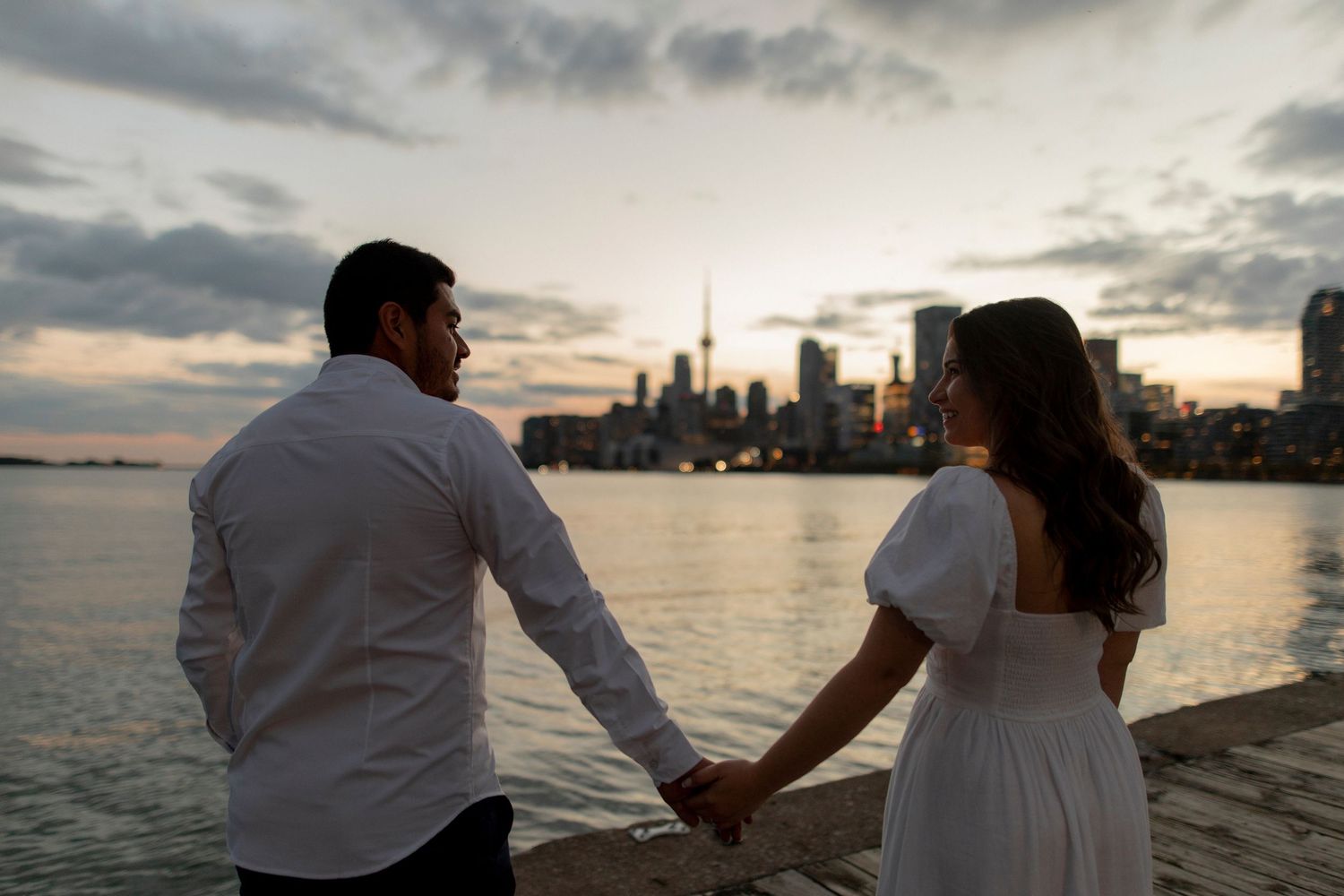 Down Town Toronto skyline Photoshoot, engagement Photographer