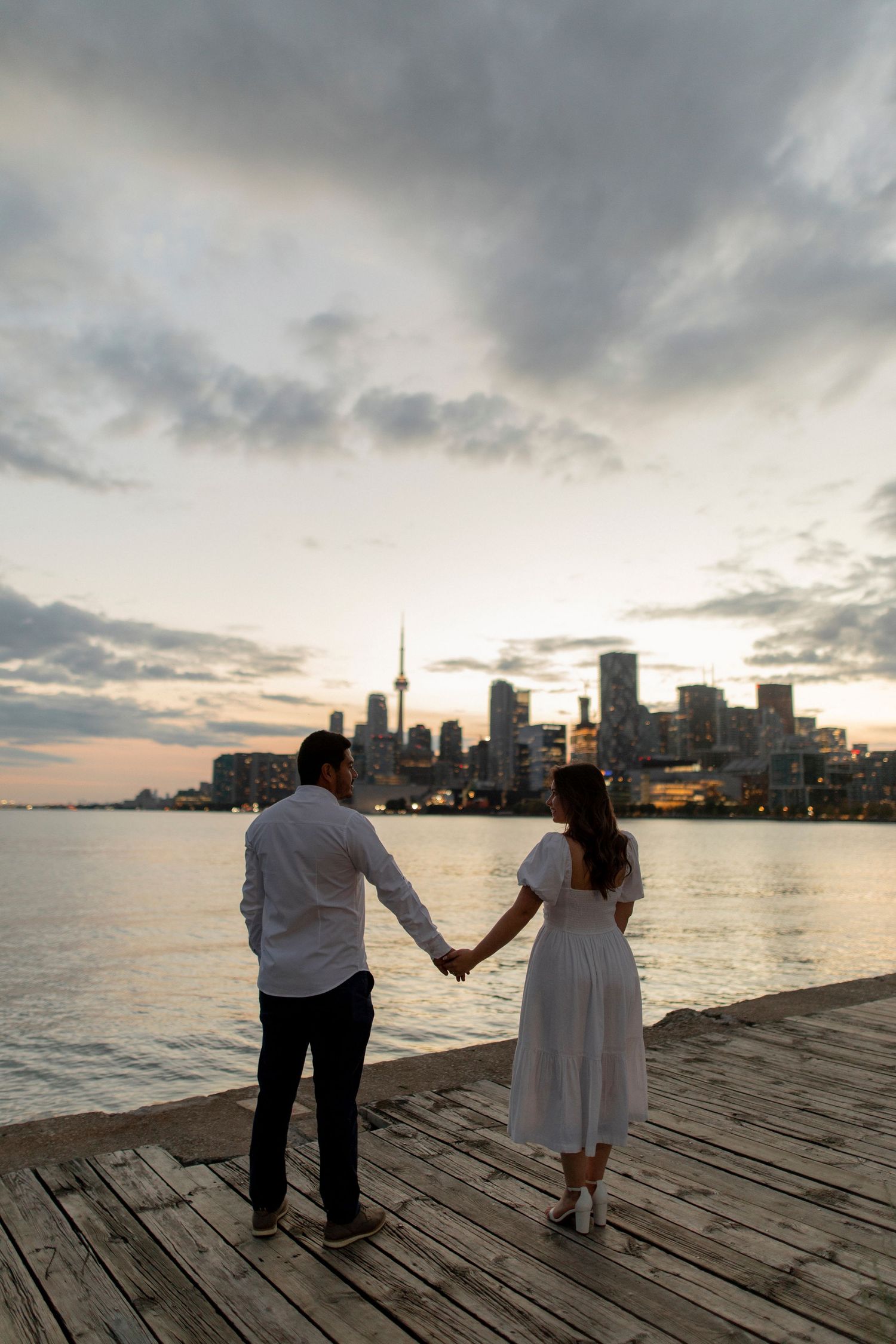 Down Town Toronto skyline Photoshoot, engagement Photographer