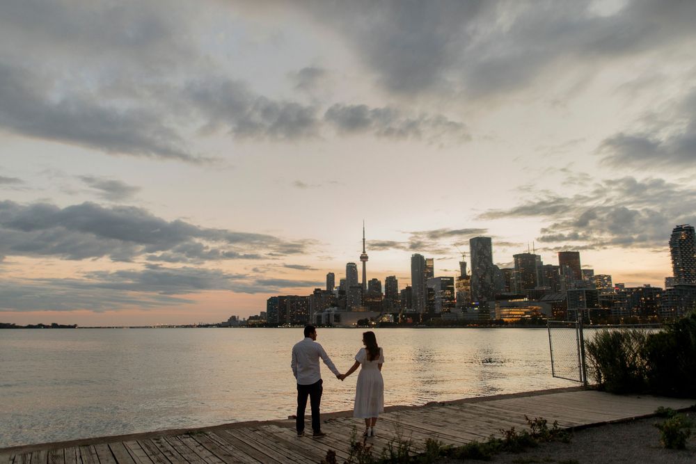 Down Town Toronto skyline Photoshoot, engagement Photographer