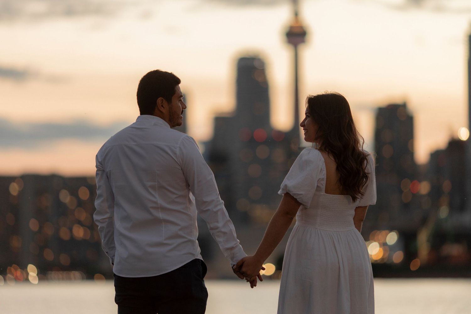 Down Town Toronto skyline Photoshoot, engagement Photographer