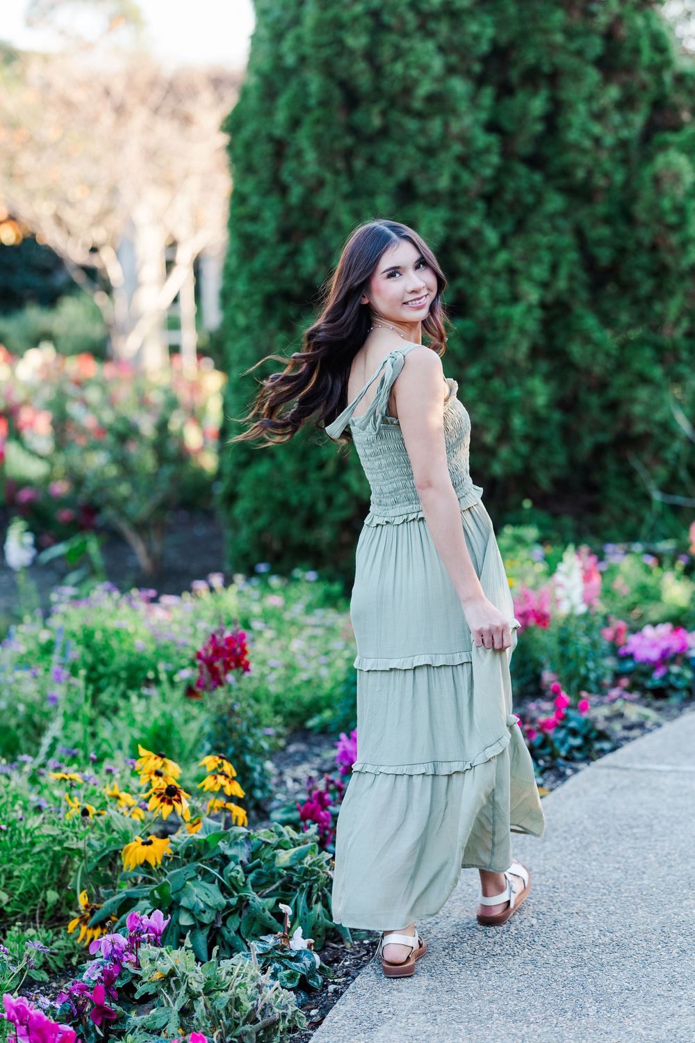 Simi Valley Senior Photographer offering outdoor high school senior portraits with natural light and timeless style.