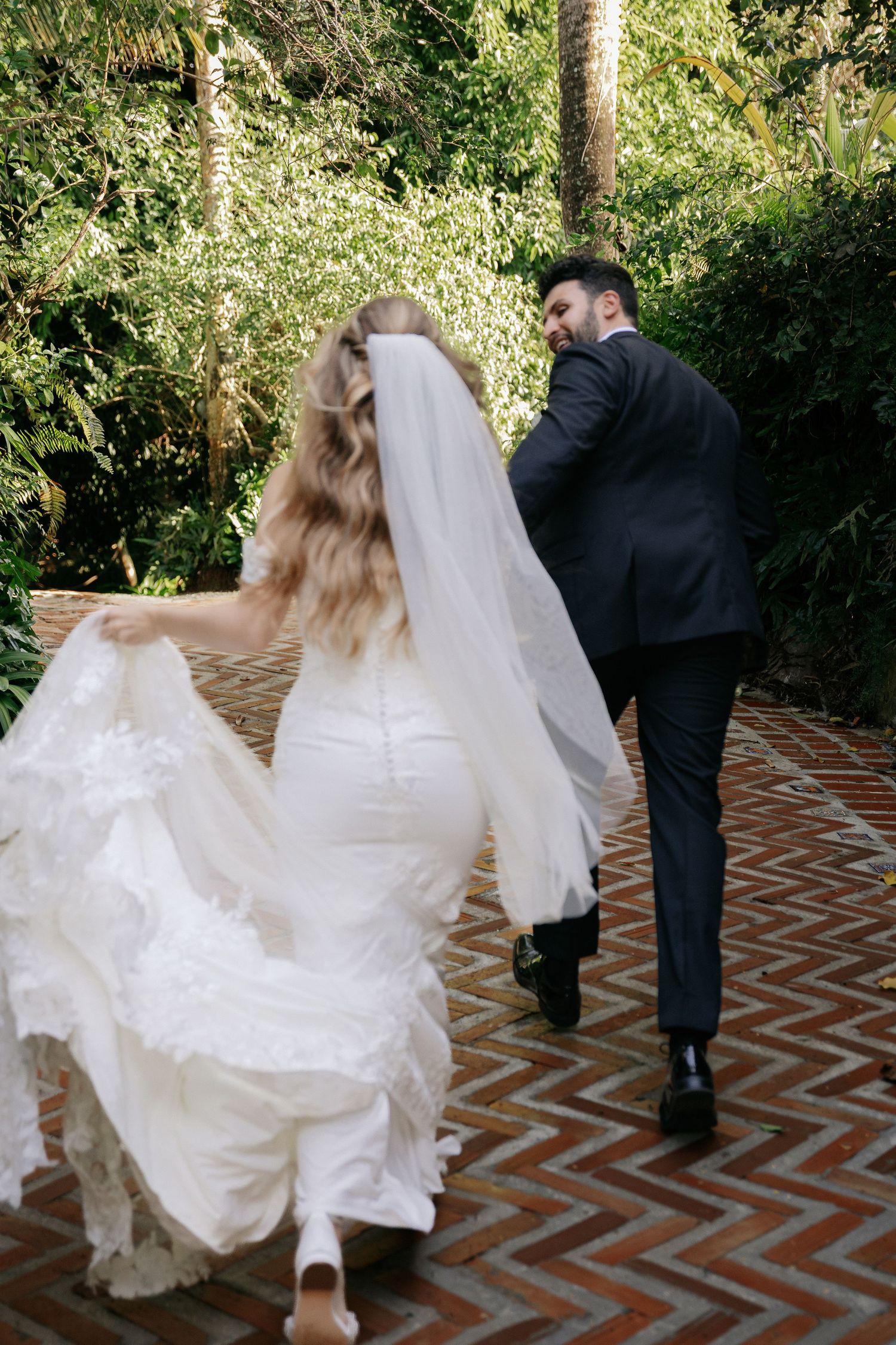 Bride and groom share a first dance on the reception patio — Puerto Rico destination wedding | POST-TALES WEDDS.
