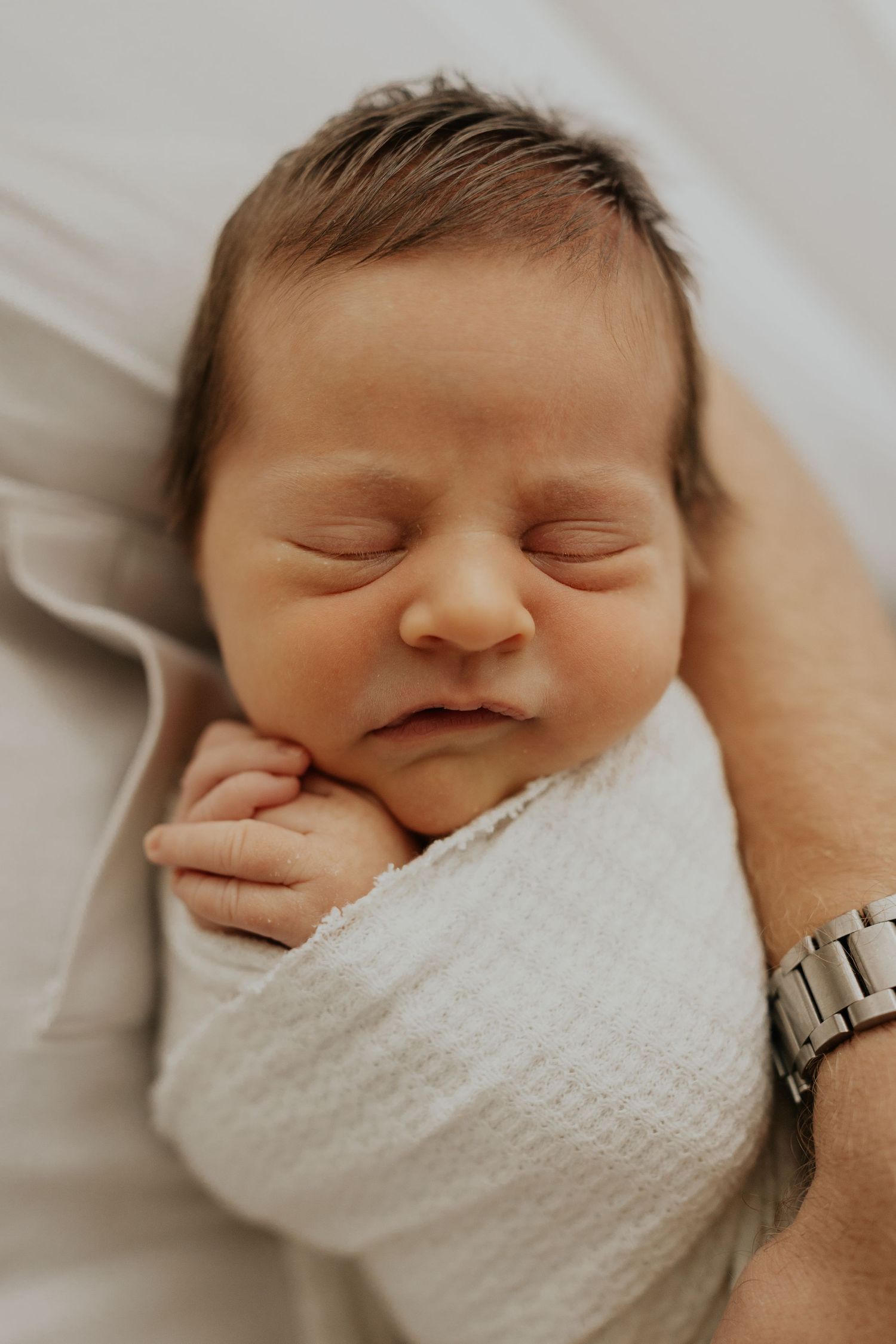 Lakeville lifestyle newborn photographer.