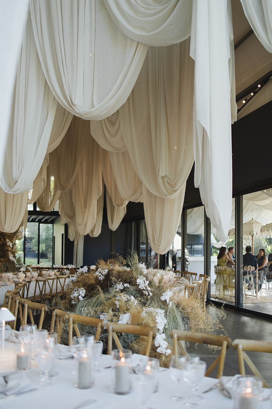 Understated luxury wedding décor inside Plaisir Wine Estate.