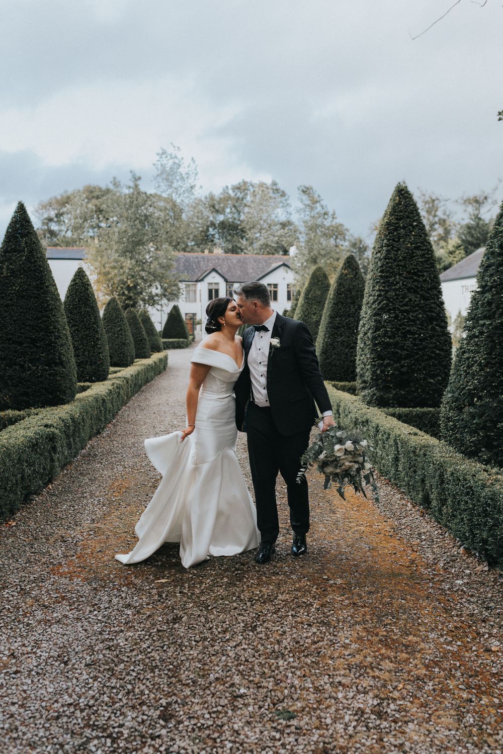 the river barn wedding photography bride groom