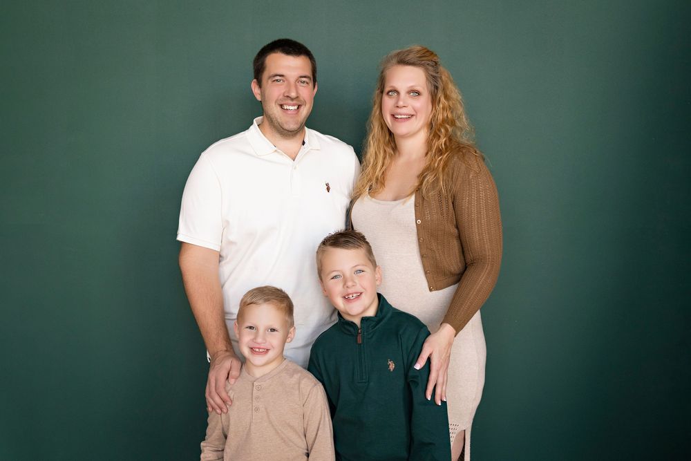 Holiday mini sessions with Kendall Kuss Photography Nashotah WI, lake country family photographer, Watertown WI photography studio