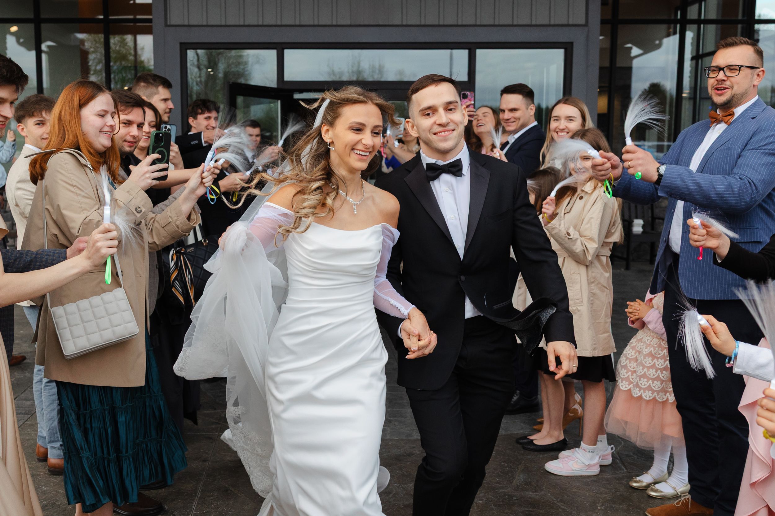 Bride and groom grand exit from Reserve at Stone Creek in North Canton photographed by Tom Forrest from Hudson, Ohio.