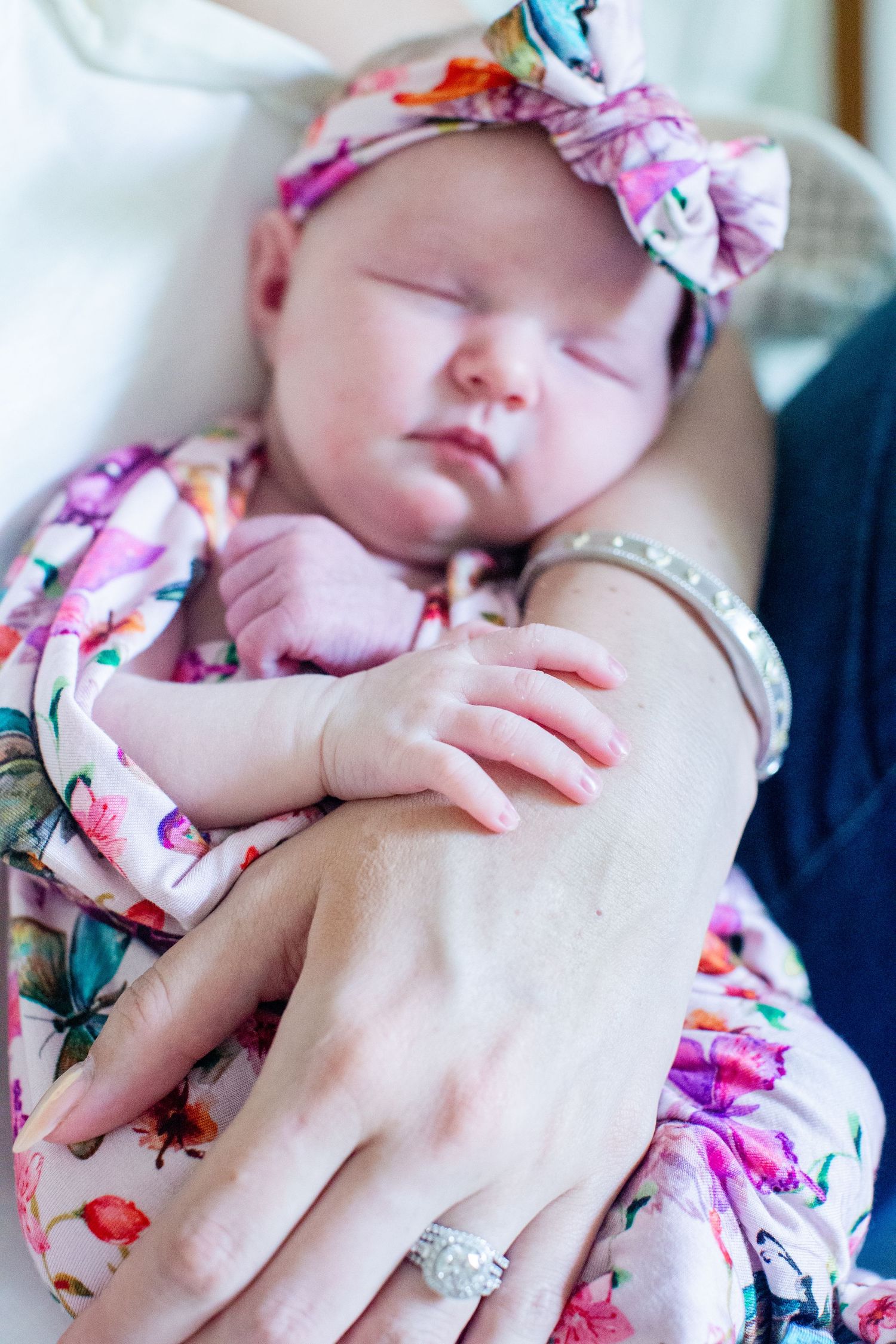 Newborn portrait. Mother and baby. Guaynabo, Puerto Rico.