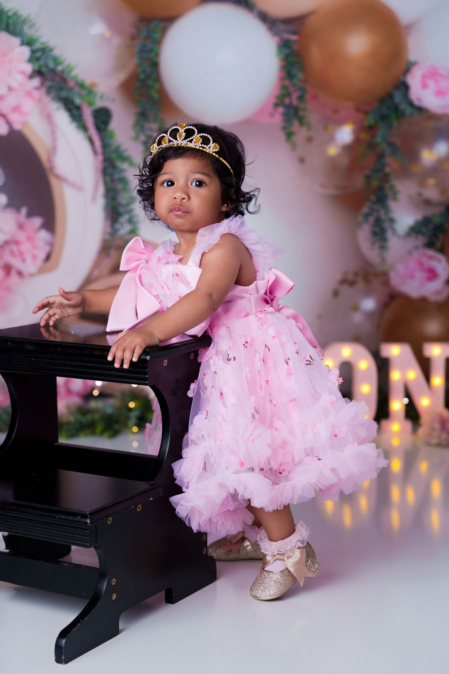 midland tx photographer photographers midland tx one year cake smash princess milestone princess photoshoot first birthday cake smash