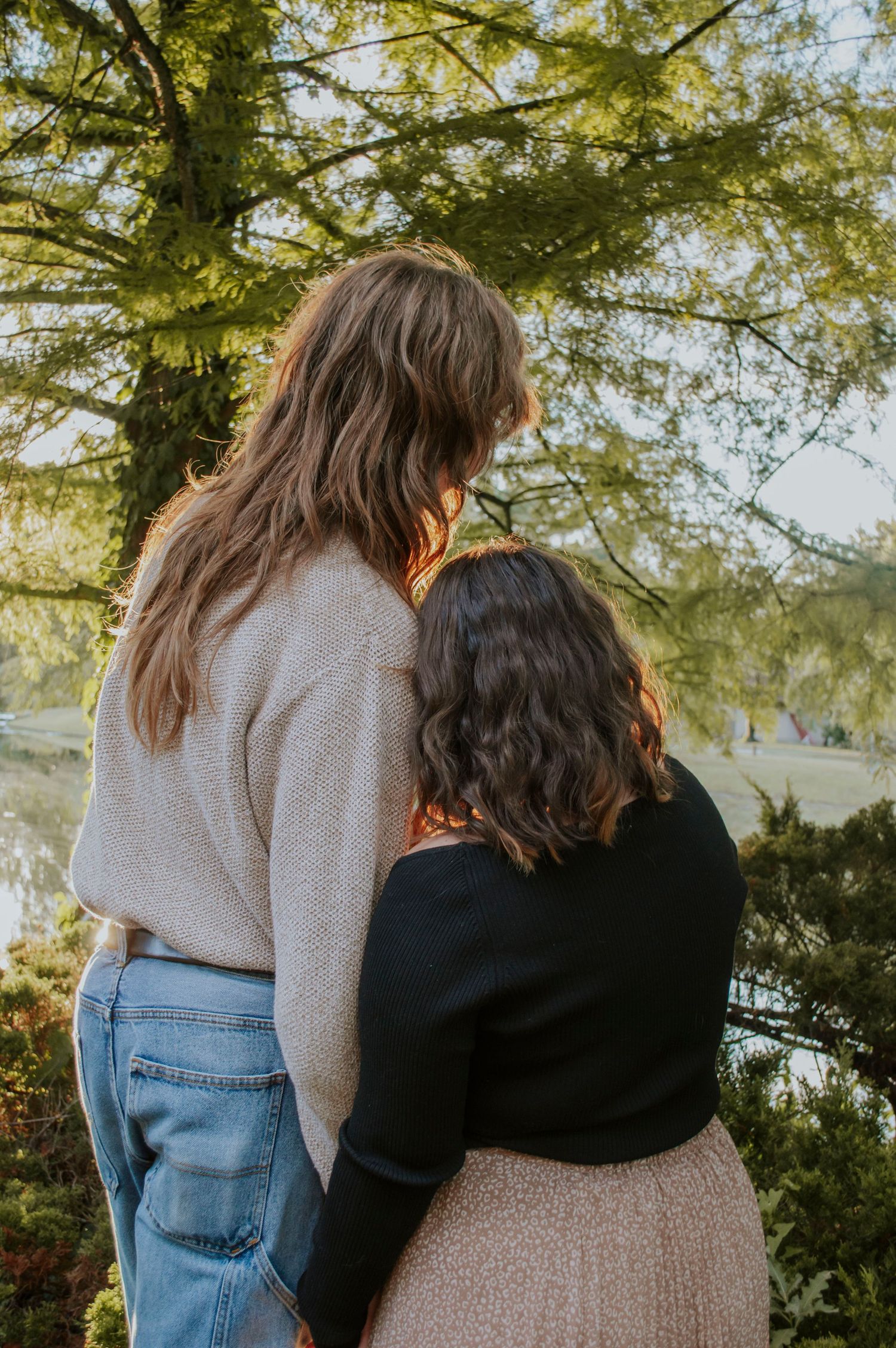 Romantic photography session capturing authentic connection.
