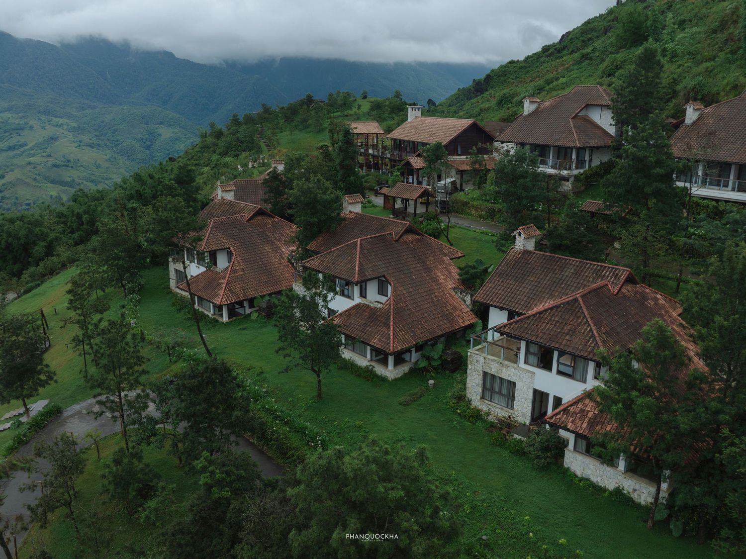 Elopement wedding couple in Sapa Vietnam