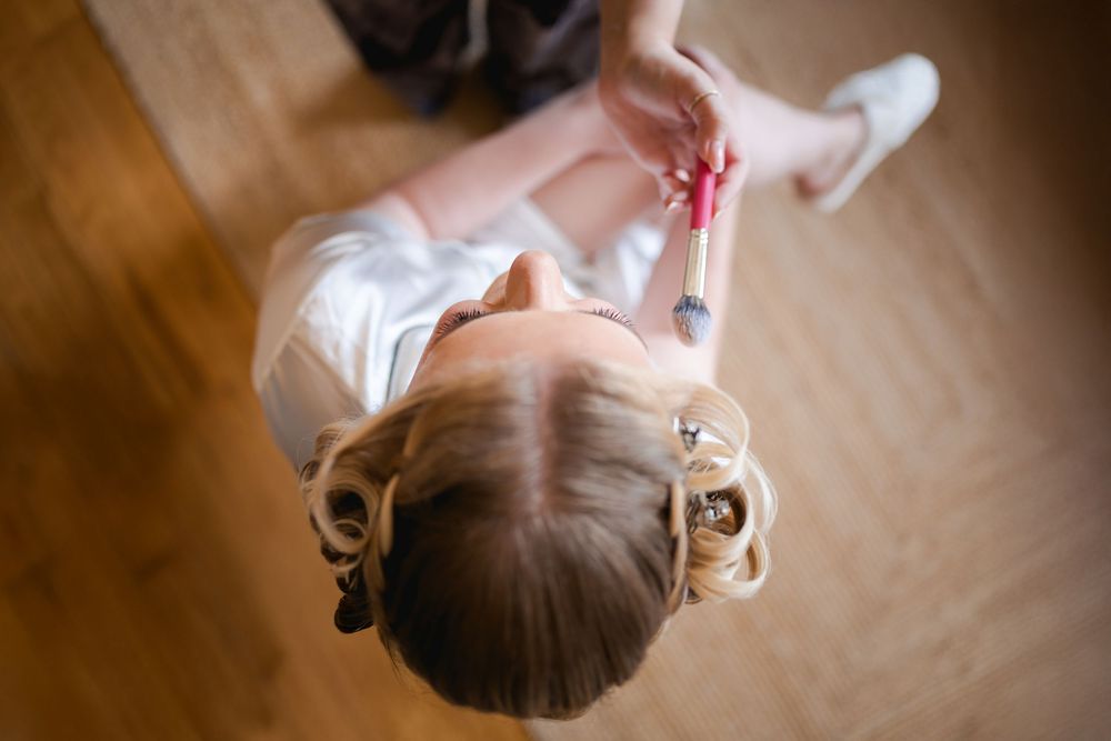 Close-up details of a bride getting ready for her wedding day.