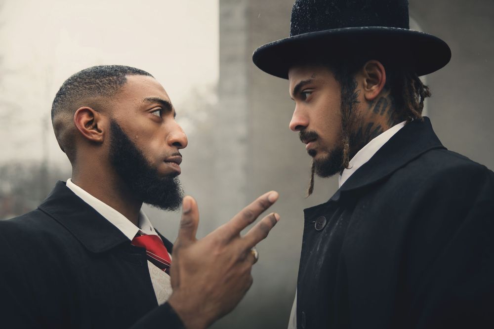 In de gure wereld van de Peaky Blinders stappen? Dan is de Peaky Blinders Fotoshoot dé activiteit voor jou, je familie of vriendengroep!