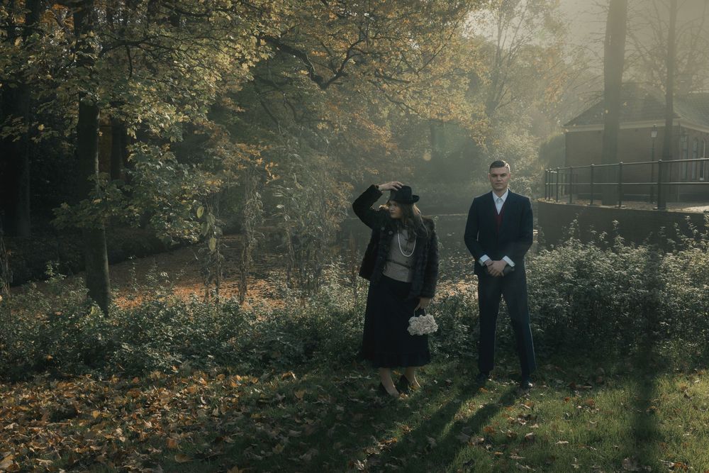 In de gure wereld van de Peaky Blinders stappen? Dan is de Peaky Blinders Fotoshoot dé activiteit voor jou, je familie of vriendengroep!