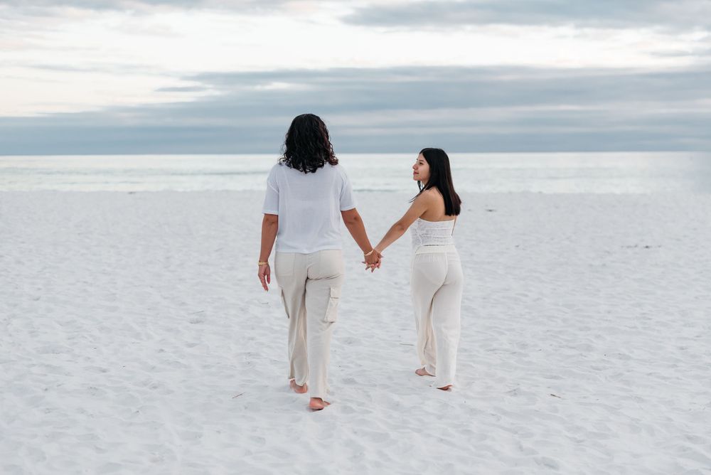 Maternity couples photographer in Destin Florida MJ Photography. Best affordable engagement photographer in Fort Walton Beach