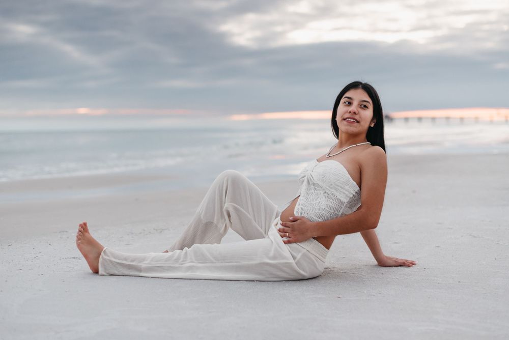 Maternity couples photographer in Destin Florida MJ Photography. Best affordable engagement photographer in Fort Walton Beach