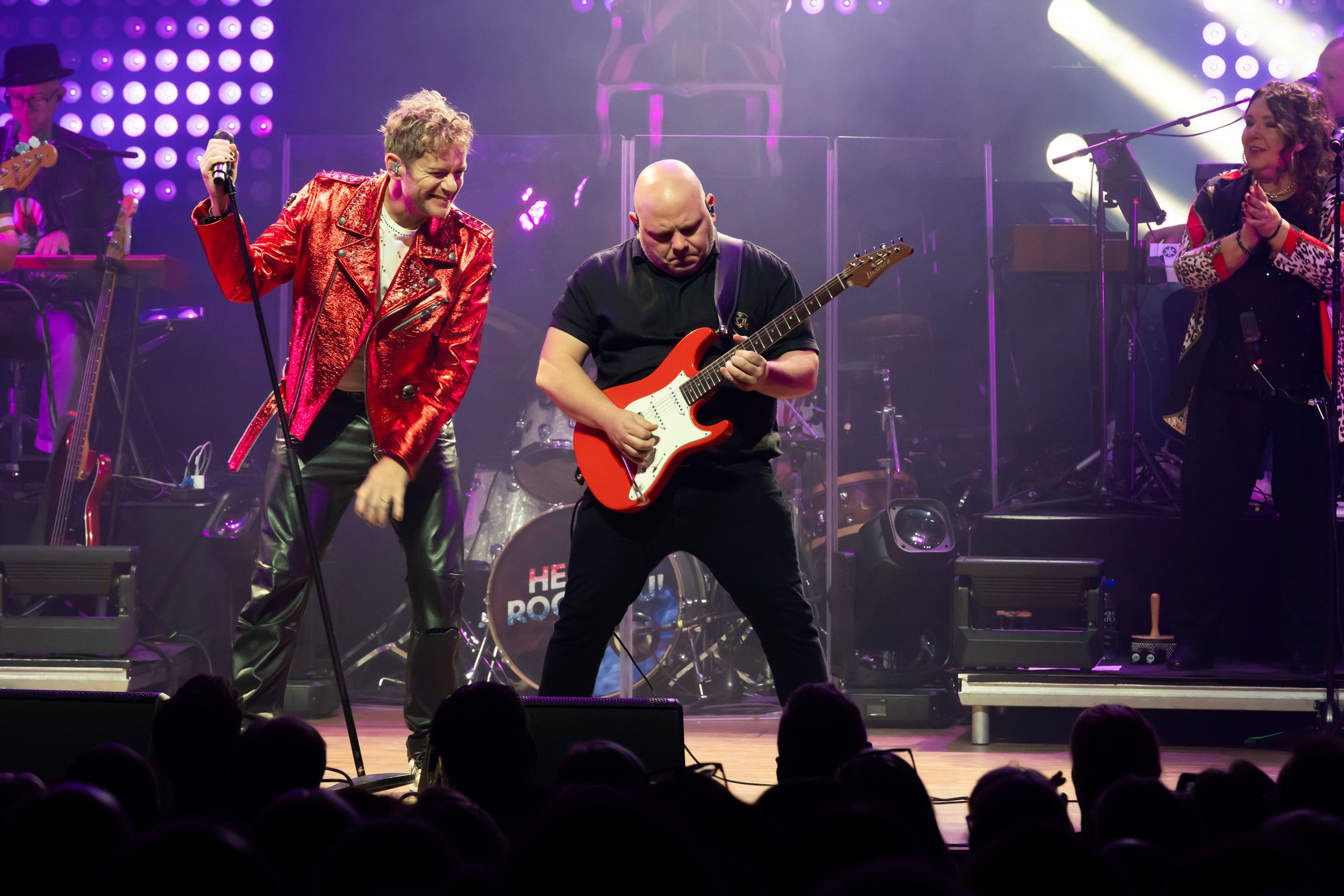 He will rock you konsert med Peter Johansson och band I Örebro konserthus. Fotograf Rebecca Nordin. Peter och Pelle Holmberg.