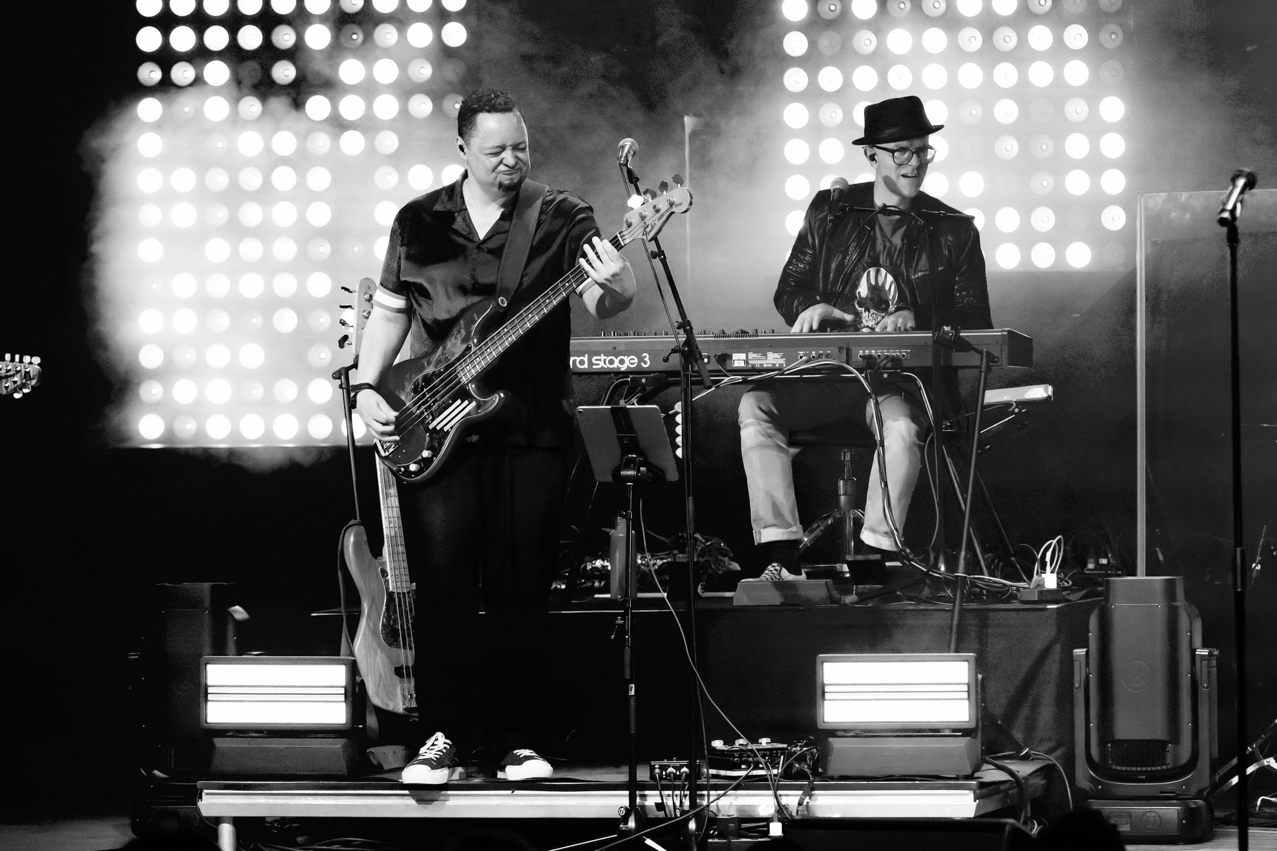 He will rock you konsert med Peter Johansson och band I Örebro konserthus. Fotograf Rebecca Nordin. Christopher Ek och Markus Linnell Zovic.