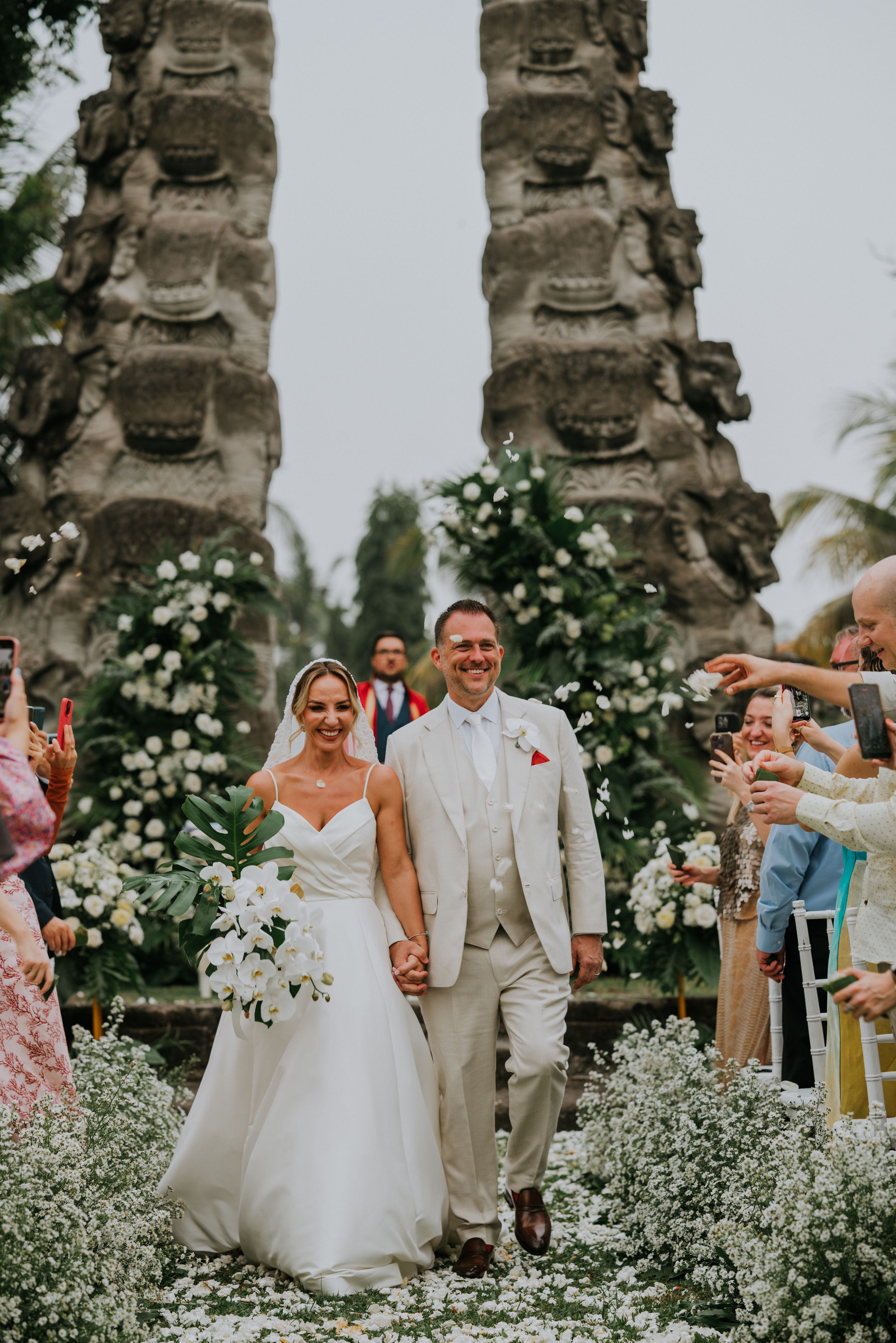 Professional wedding photographer in Bali