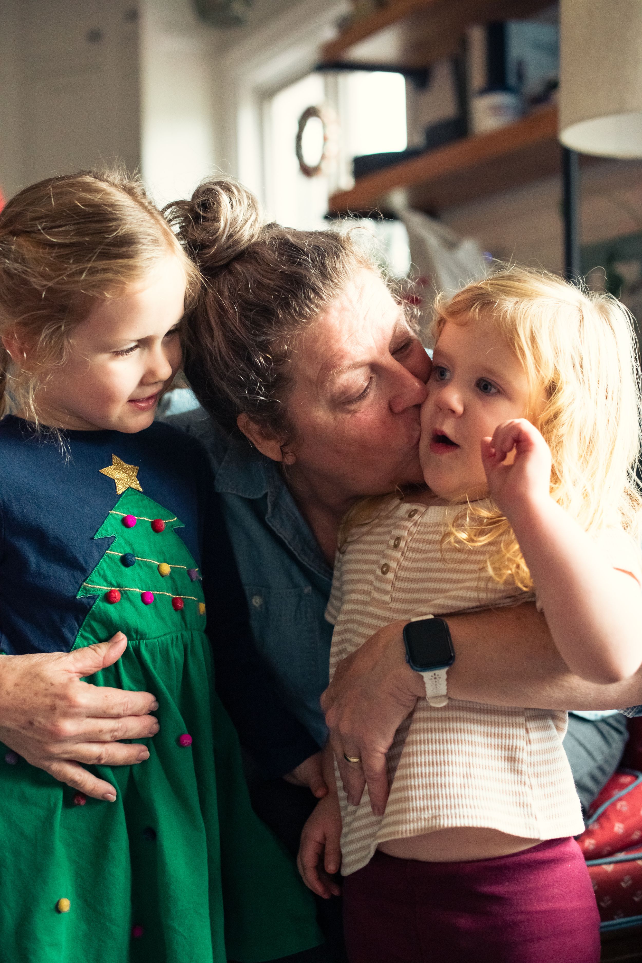 Memphis family photographer captures legacy moments with grandparents who want photos with their grandchildren.