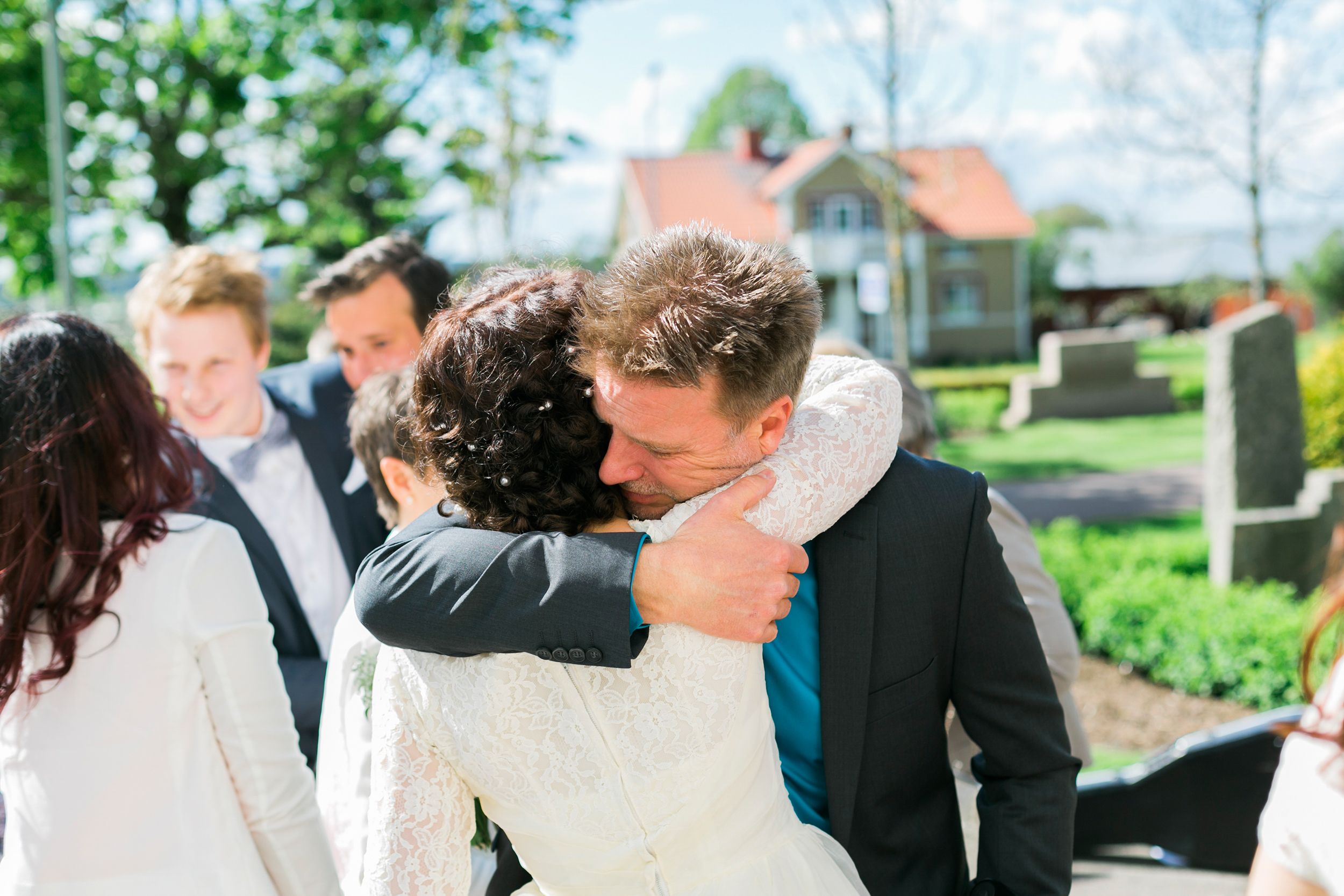 Caroline & Simons bröllop i Kil, Värmland 23 maj 2015. Vigsel Stora Kils kyrka och bröllopsfest i Kils hembygdsgård. Fotograf Rebecca Nordin