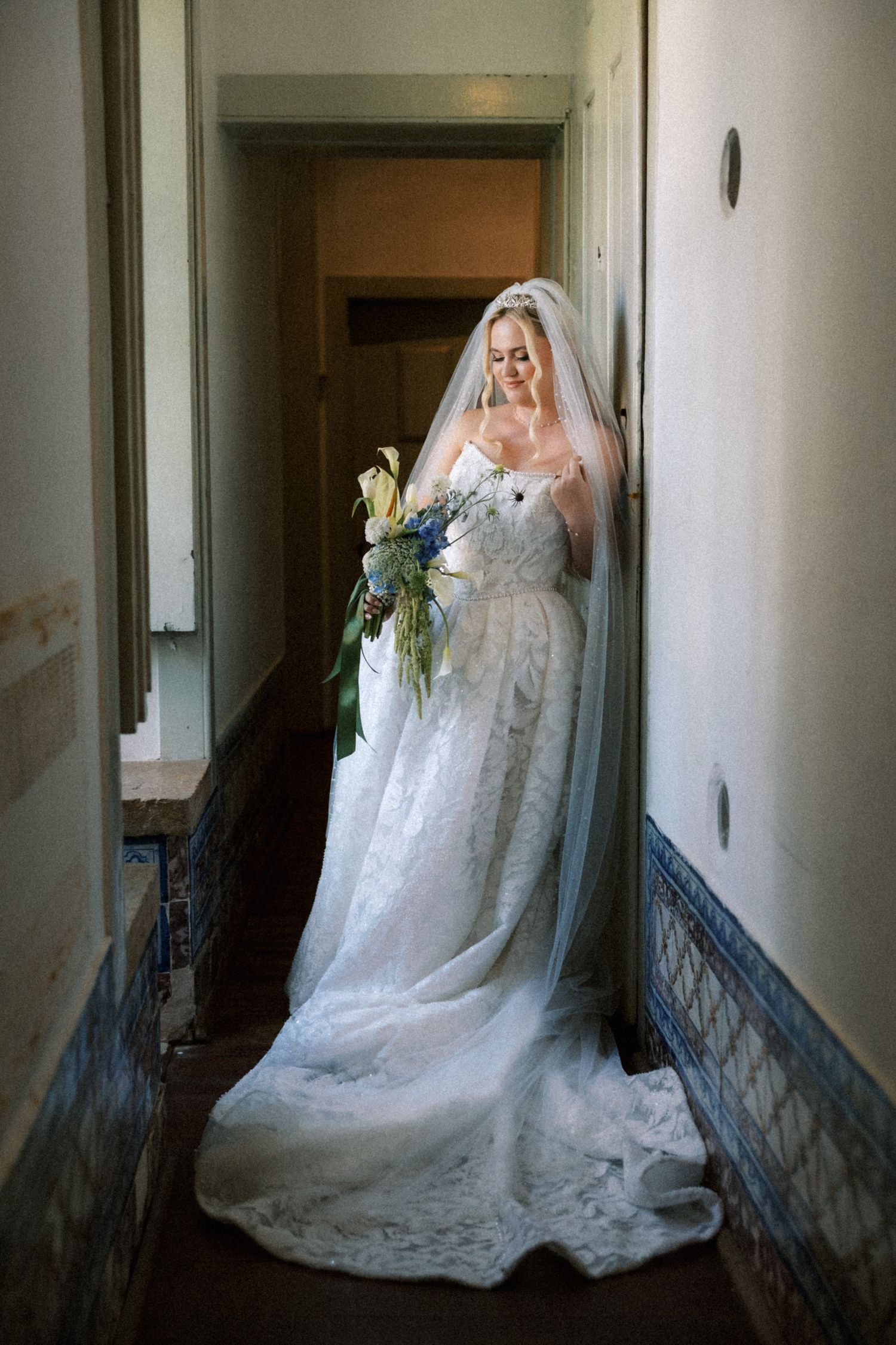 Editorial bride portraits inspired by Portuguese architecture