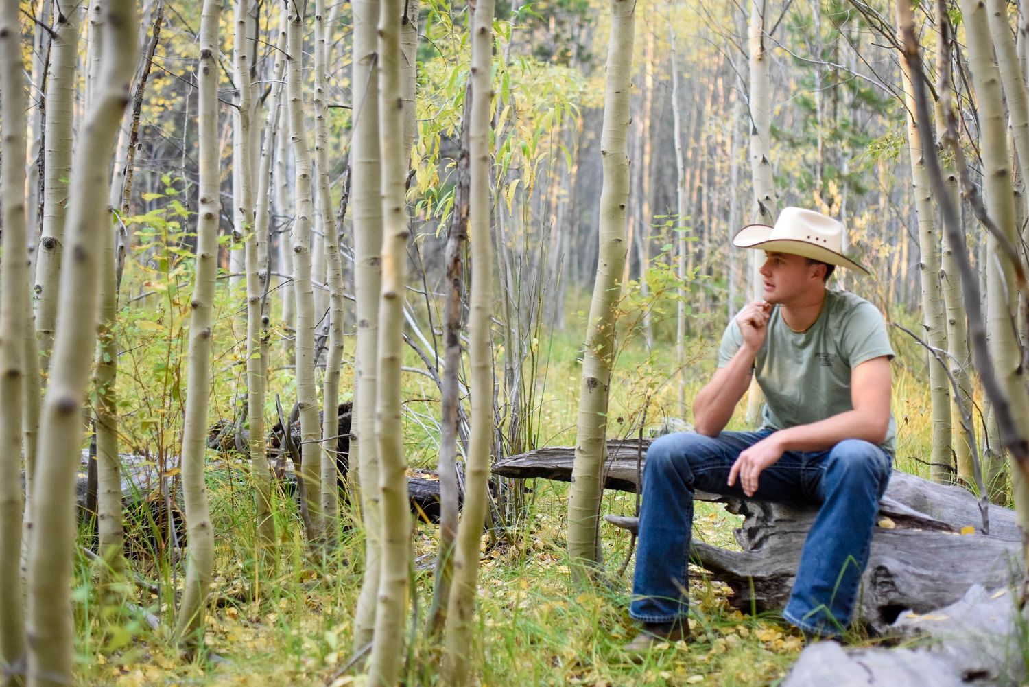 Senior Picture  Photographer,  Bend Oregon,  Central Oregon,  Oregon, Pacific Northwest,  Sisters,  Sunriver, Tumalo Falls.