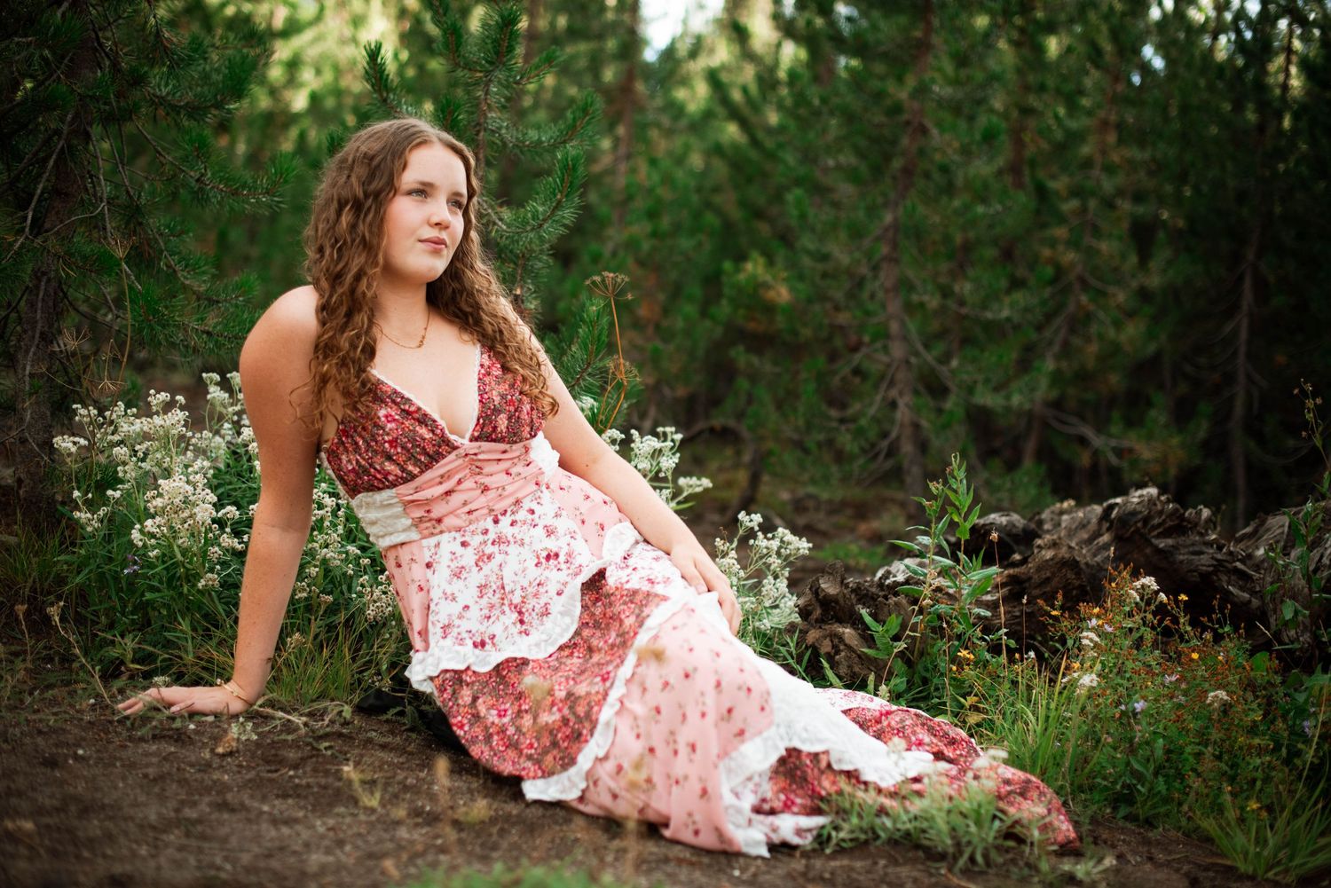 Senior Picture Photographer,  Bend Oregon,  Central Oregon,  Cascade Lakes,  Devils Lakes,  Sparks Lake. Pacific Northwest.  Redmond Oregon.