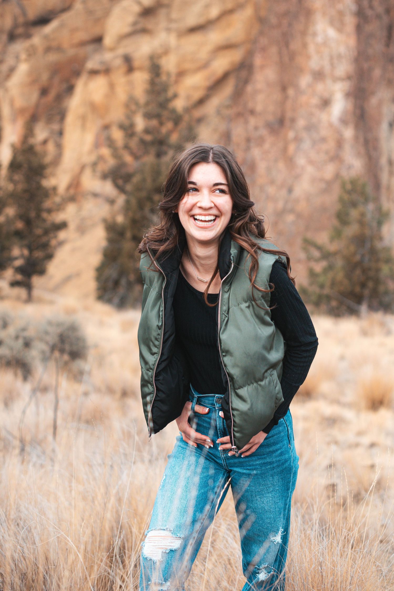 Senior Picture  Photographer,  Bend Oregon,  Central Oregon,  Oregon,  Sisters,  Smith Rock Prineville,  Redmond.