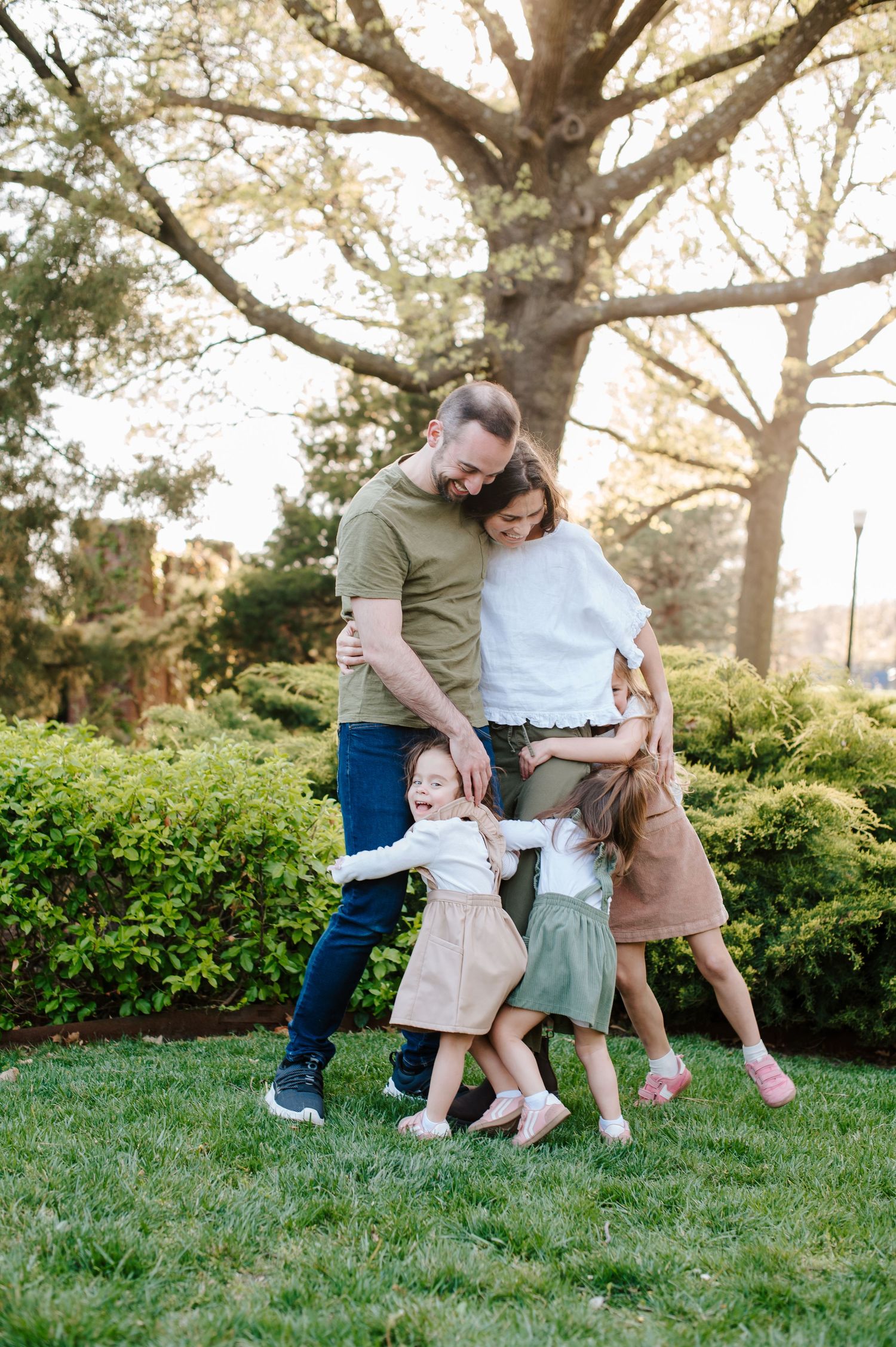 Extended family pictures in Wichita, KS by family photographer Jessica Nadine Photography - Eastborough Park
